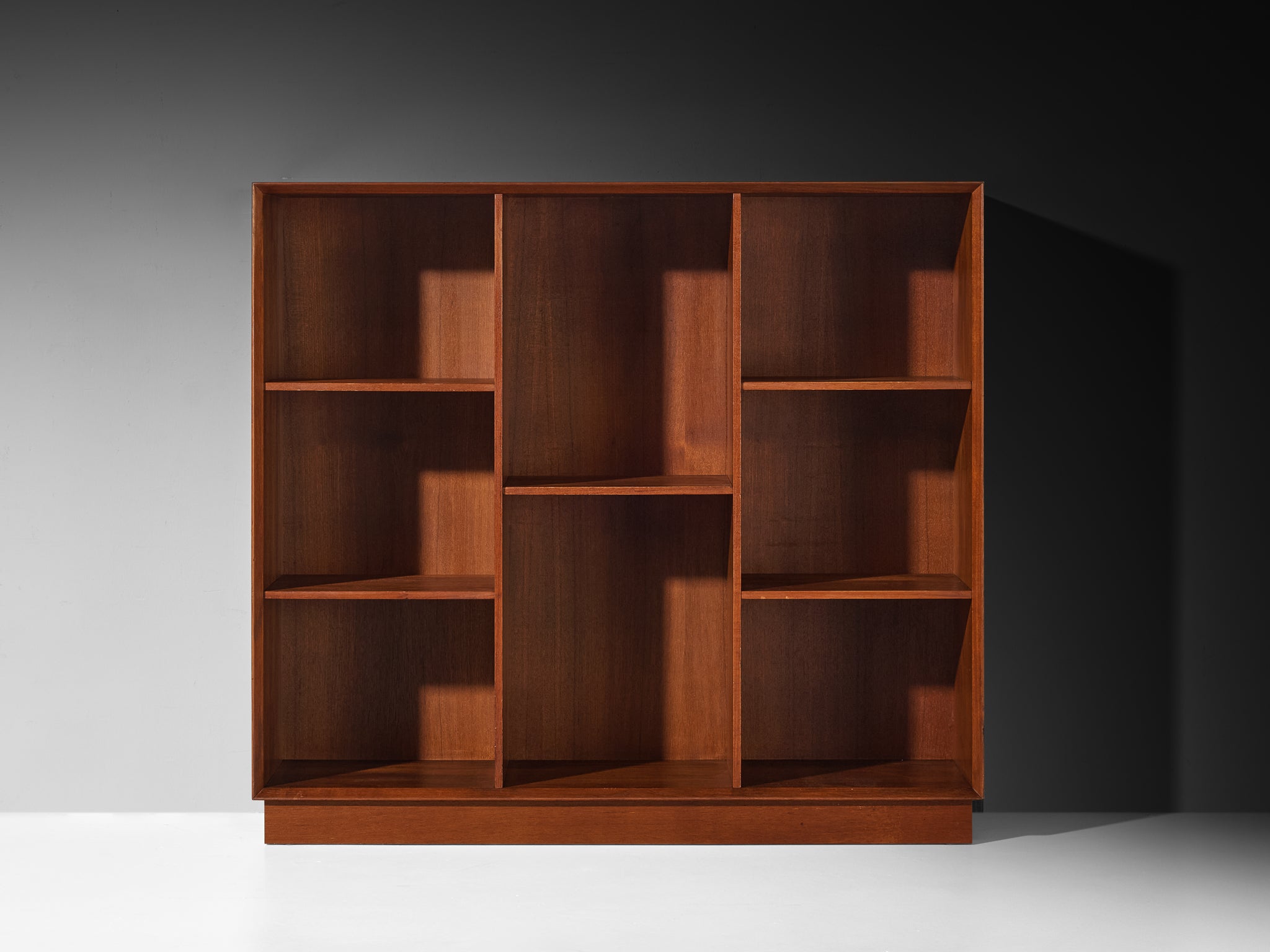 Hvidt & Mølgaard Nielsen for Søborg Møbelfabrik Bookcase Cabinet in Teak Case pieces and storage cabinets Morentz