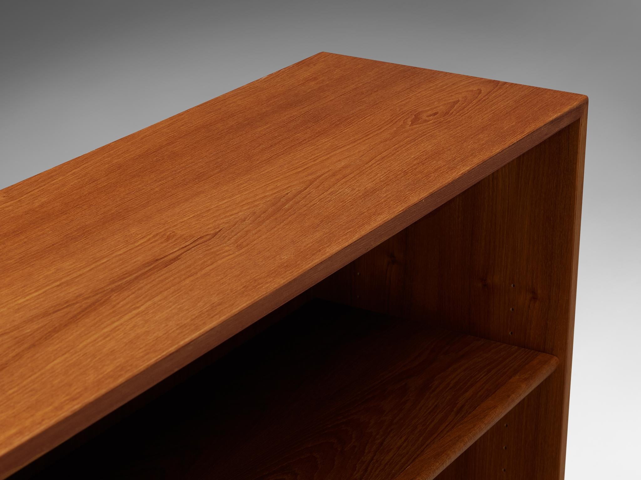 Hans Wegner for RY Møbler Open Cabinet with Shelves 'RY100' in Teak case pieces and storage cabinets Morentz