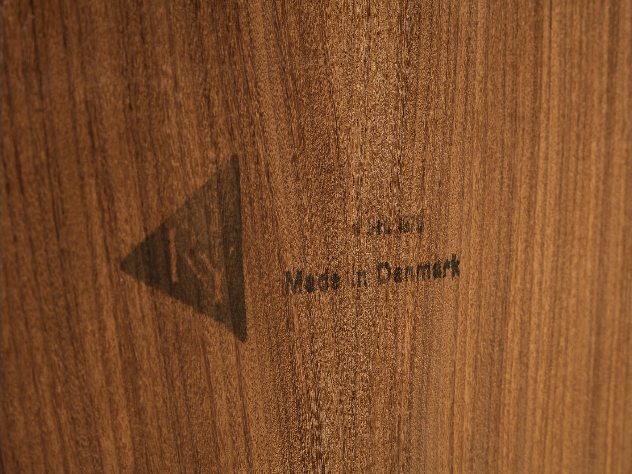 Hans Wegner for RY Møbler Open Cabinet with Shelves 'RY100' in Teak case pieces and storage cabinets Morentz