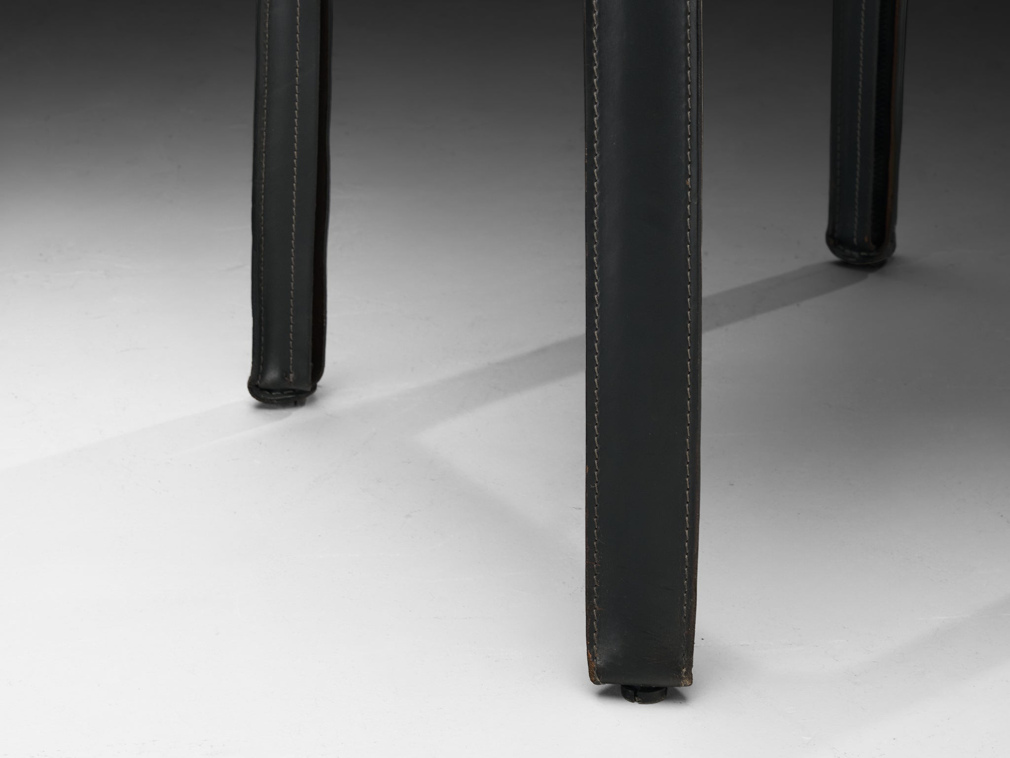 Mario Bellini for Cassina 'CAB 413' Dining Chair in Dark Grey Leather Seating Morentz