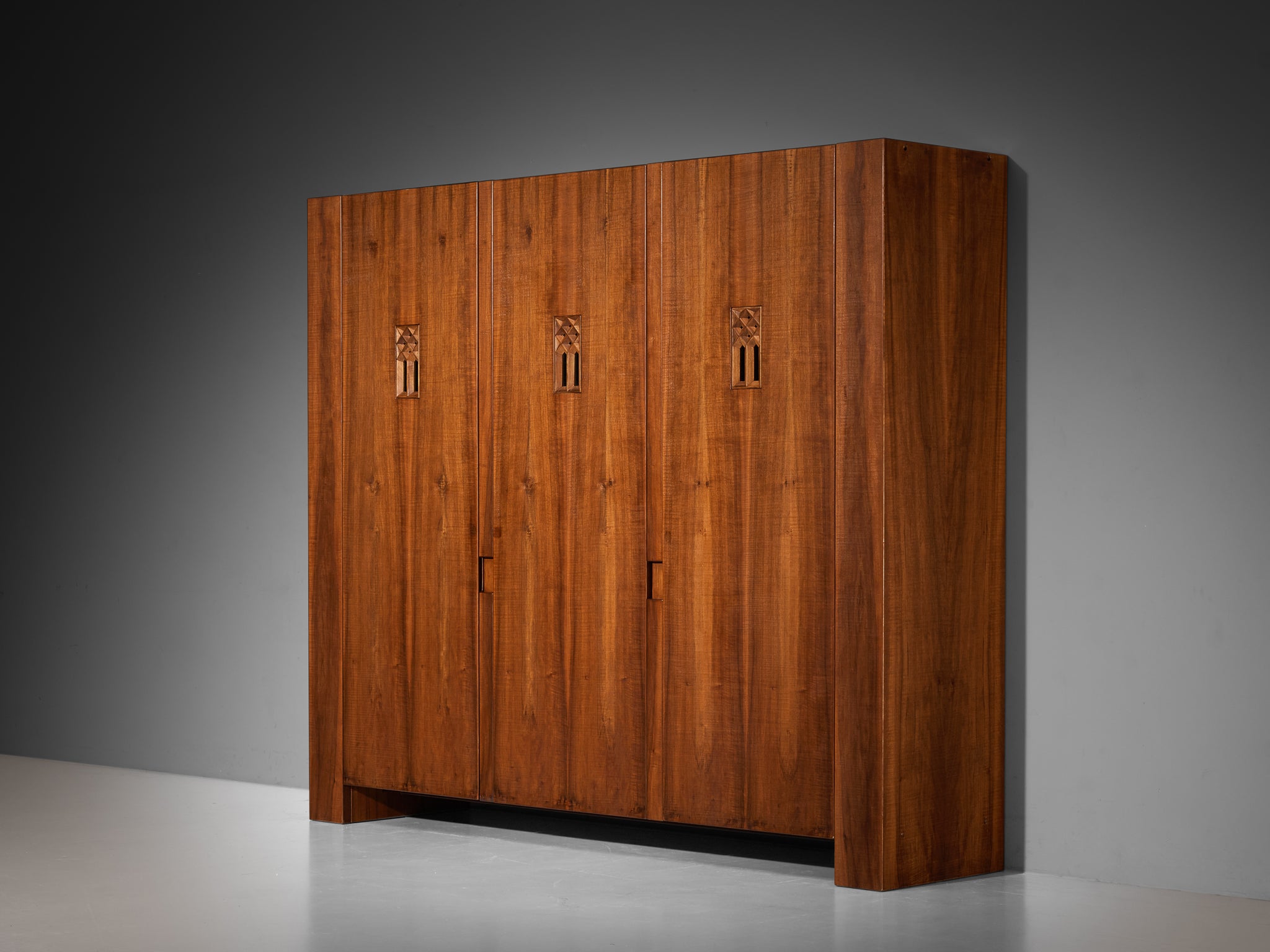 Giuseppe Rivadossi for Officina Rivadossi Grand Wardrobe in Walnut Case pieces and storage cabinets Morentz