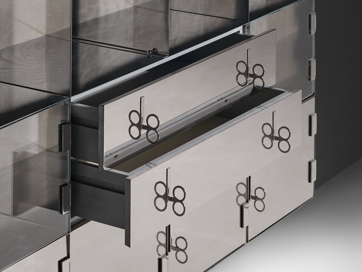 Vittorio Introini for Saporiti Mirrored Sideboard Polished Aluminum Glass Case pieces and storage cabinets Morentz