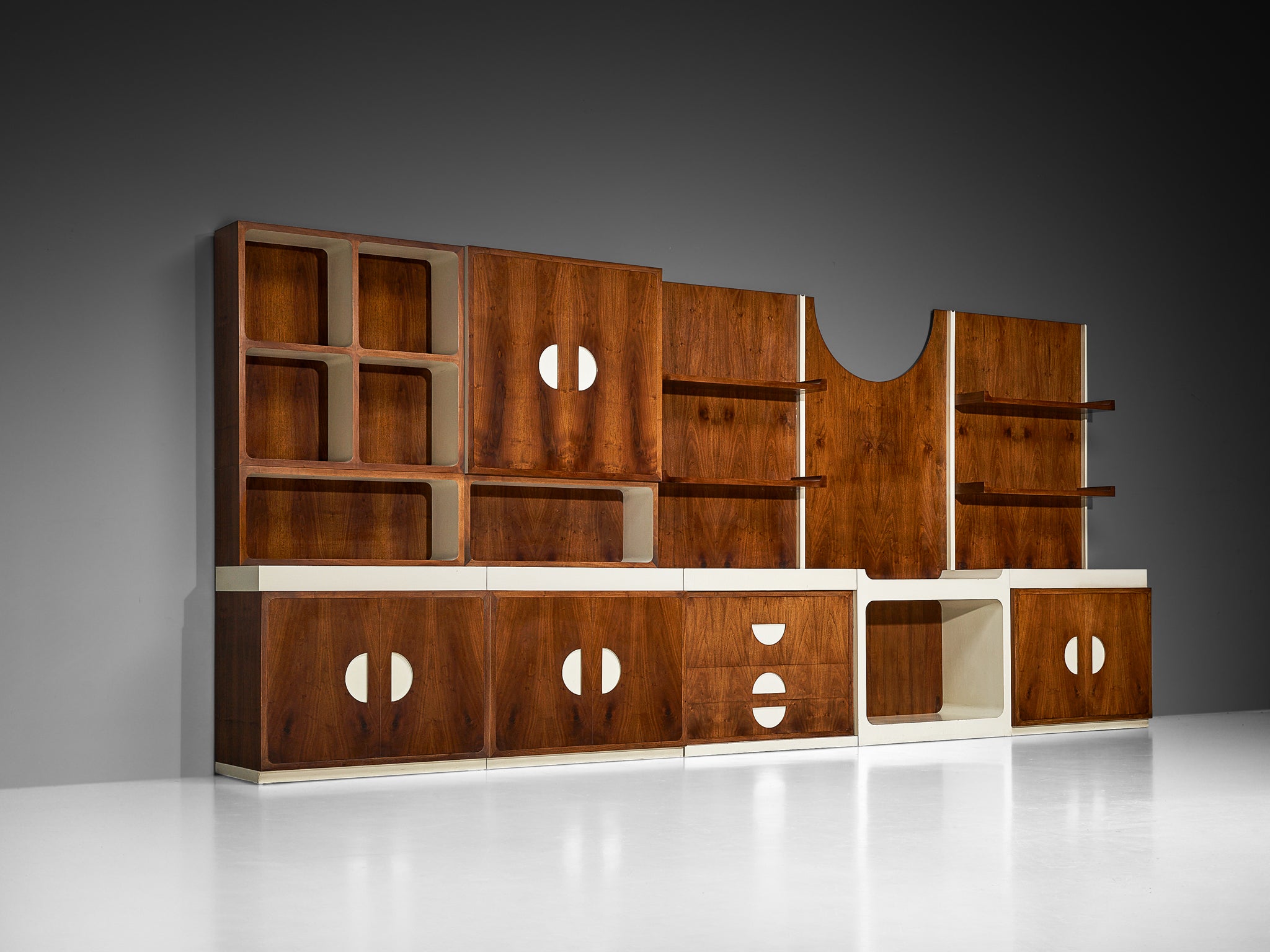 Unique Franco Campo and Carlo Graffi 1960s Large Wall Unit in Walnut Case pieces and storage cabinets Morentz