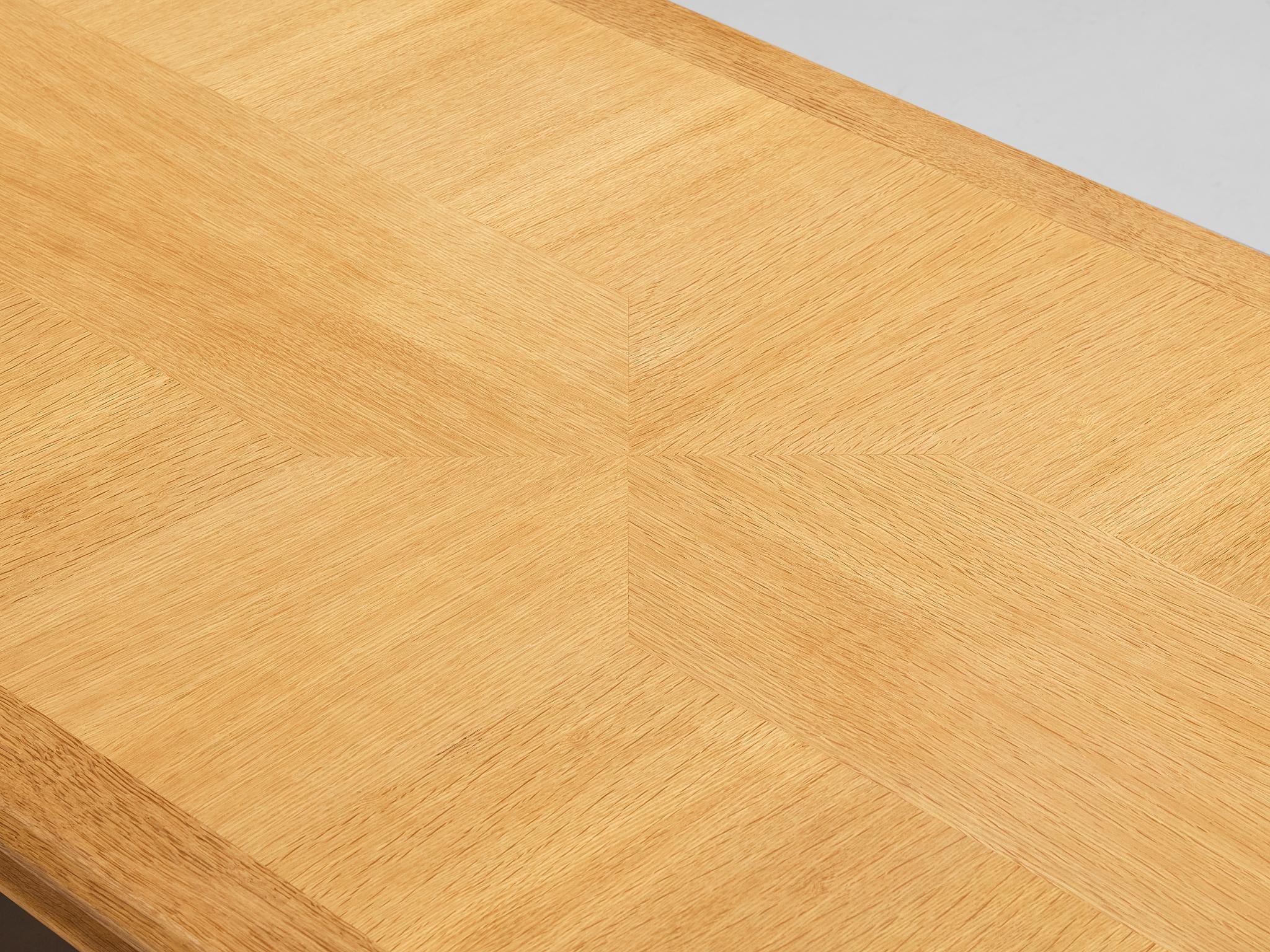 Guillerme & Chambron Extendable 'L'Italienne' Dining Table in Solid Oak tables Morentz