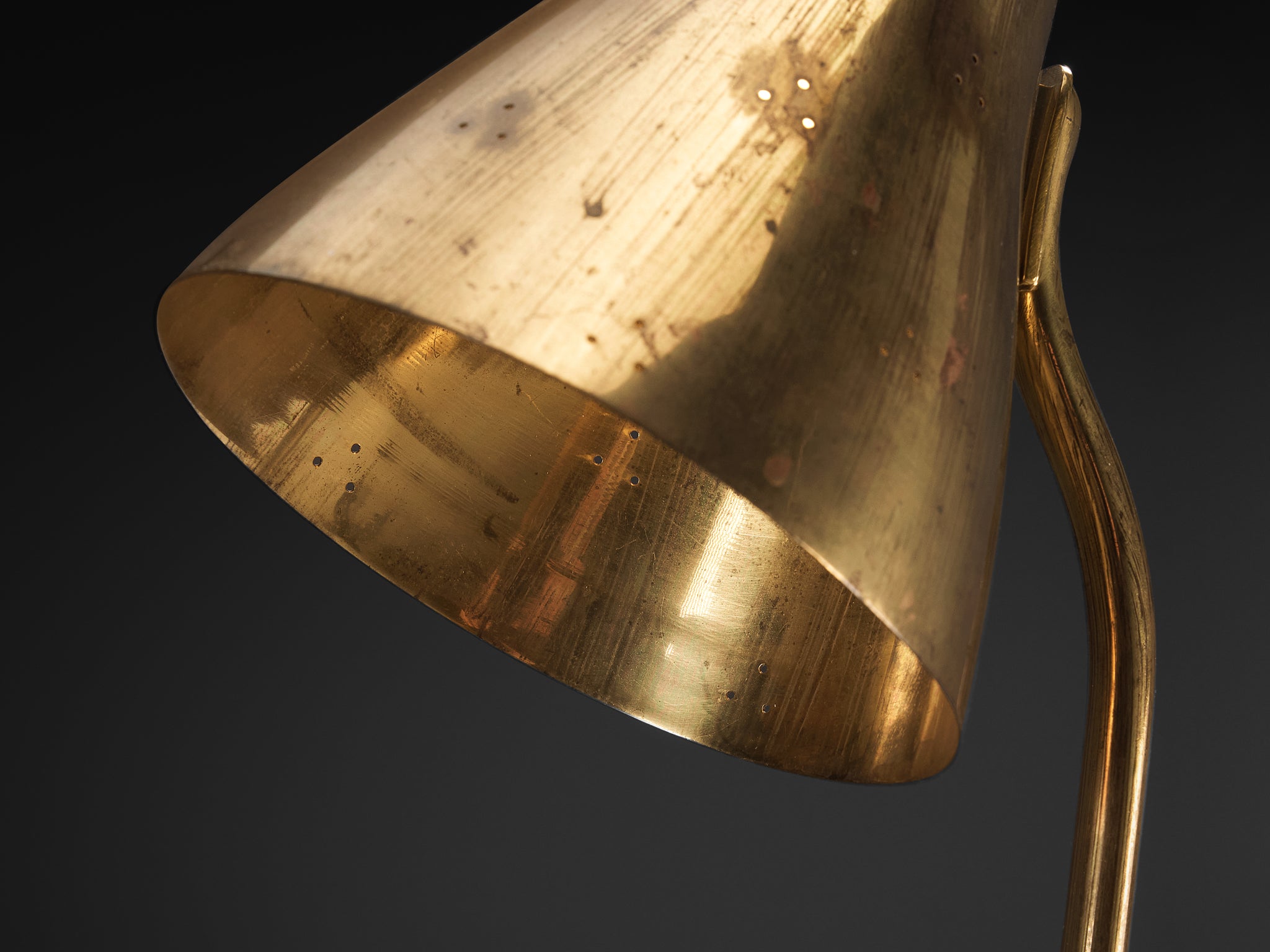 Paavo Tynell for Taito Oy '9212B' Table Lamp in Brass and Leather Lighting Morentz