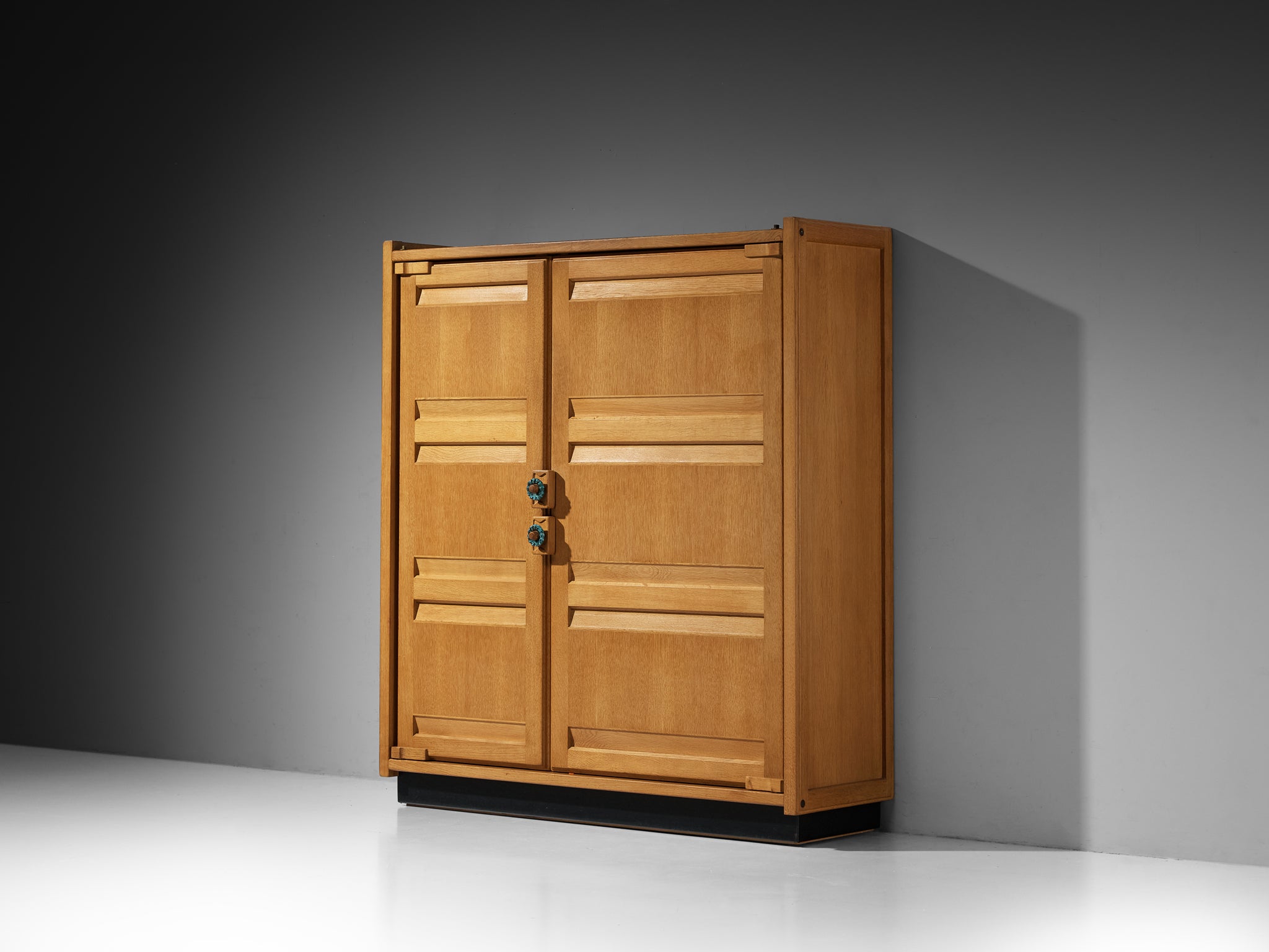 Guillerme & Chambron Large Cabinet or Wardrobe in Solid Oak Case pieces and storage cabinets Morentz