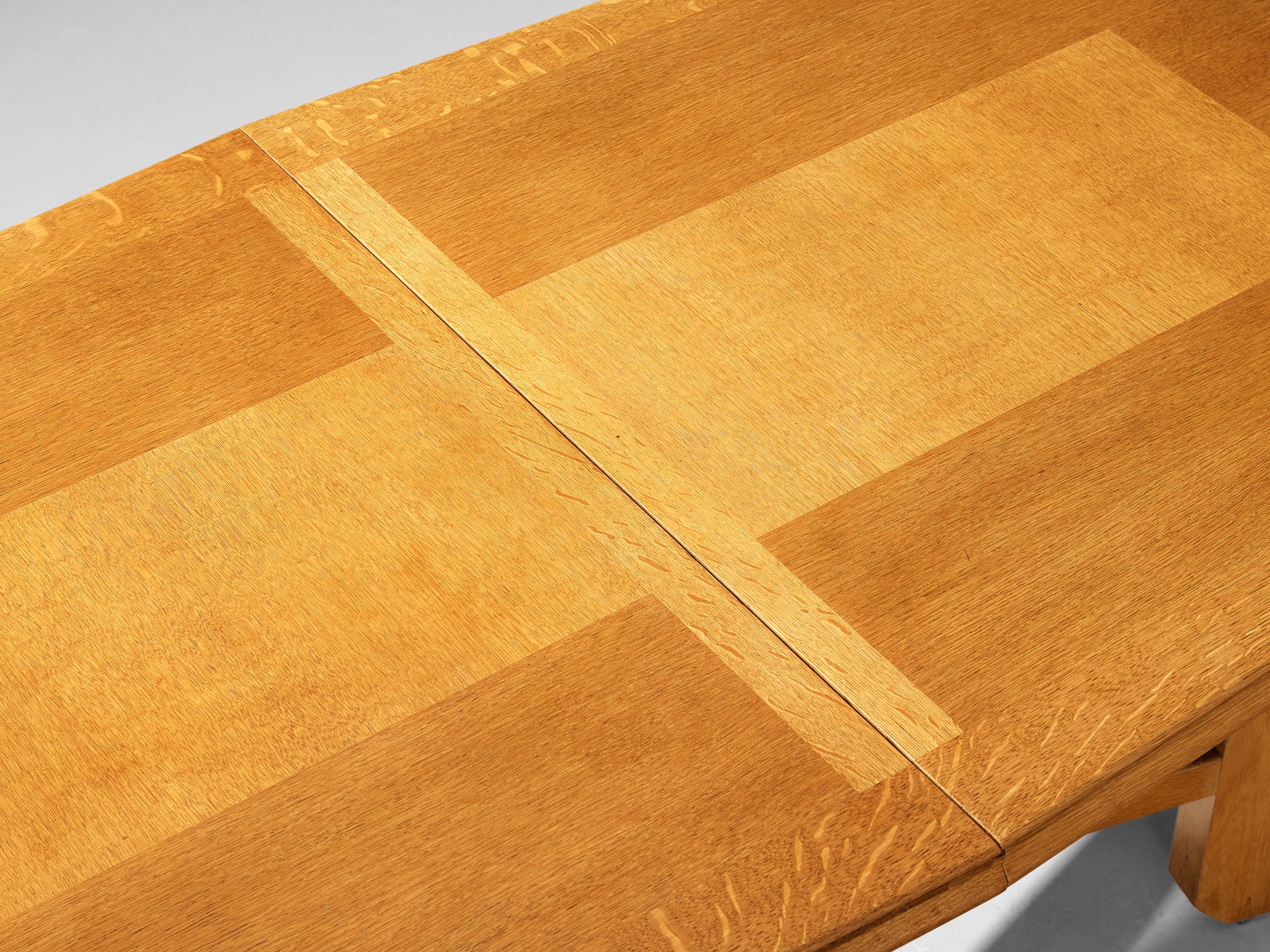 Guillerme & Chambron Extendable Dining Table in Solid Oak Tables Morentz