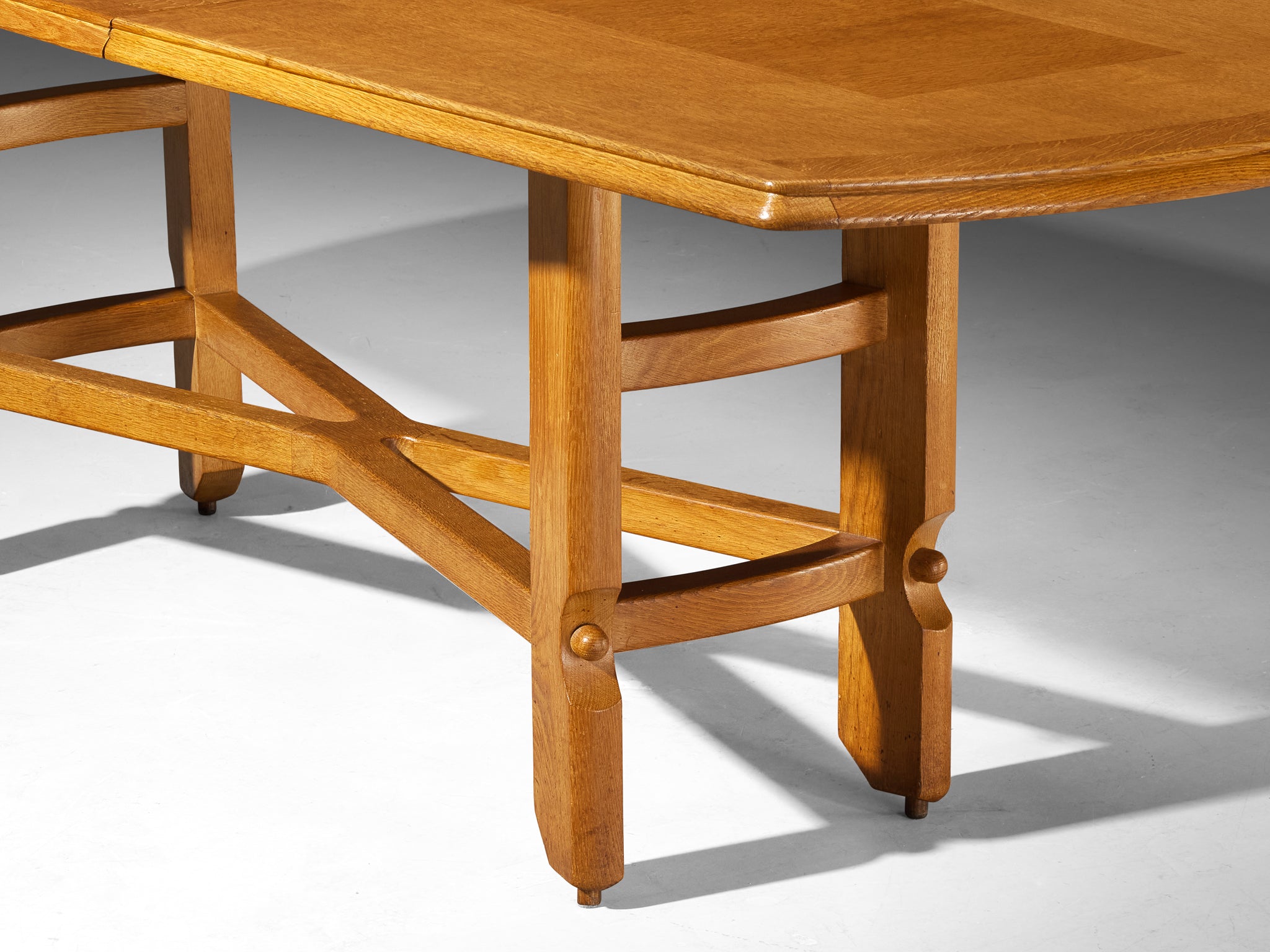Guillerme & Chambron Extendable Dining Table in Solid Oak Tables Morentz