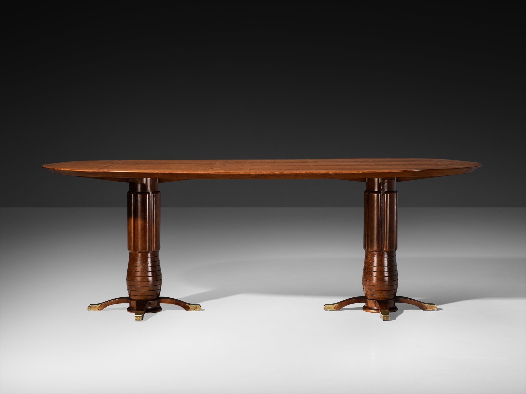 1940s Italian Oval-Shaped Art Deco Dining Table in Cherry and Brass Tables Morentz