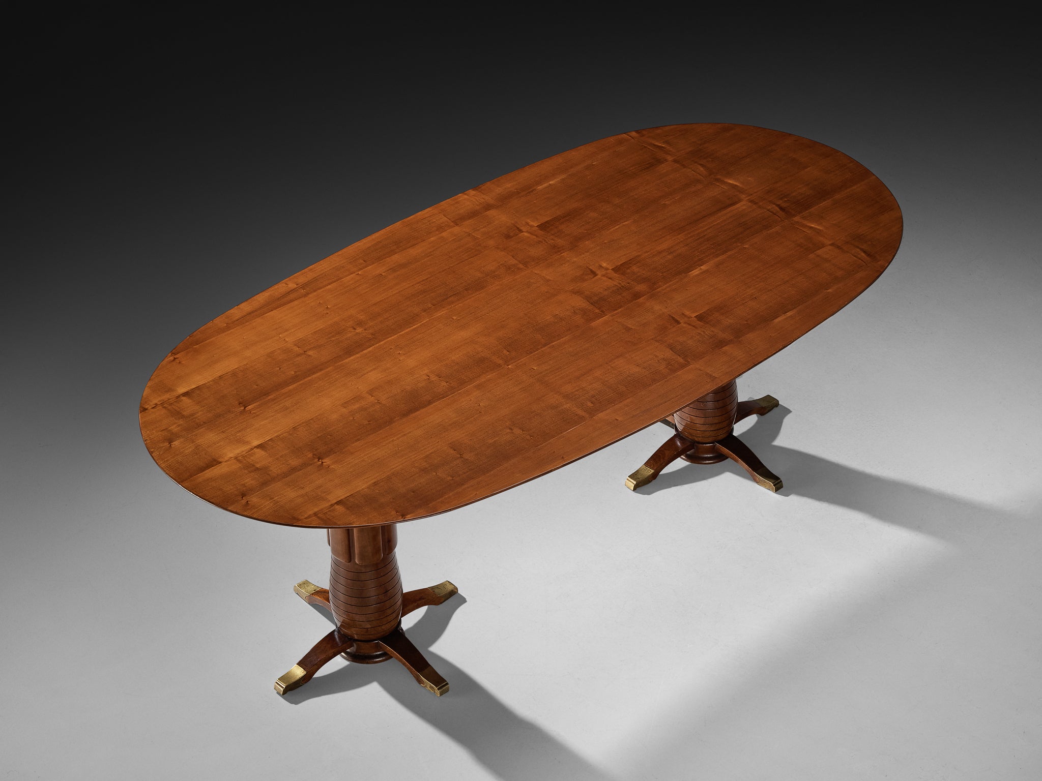 1940s Italian Oval-Shaped Art Deco Dining Table in Cherry and Brass Tables Morentz