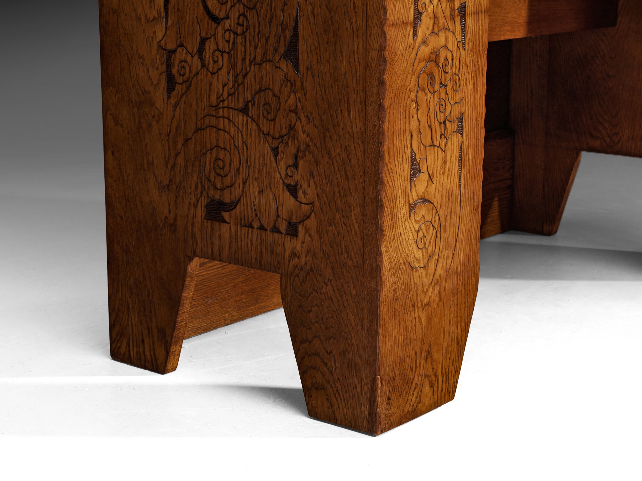 Gino Maggioni for Atelier di Varedo 1920s Vanity Table in Carved Oak Tables Morentz