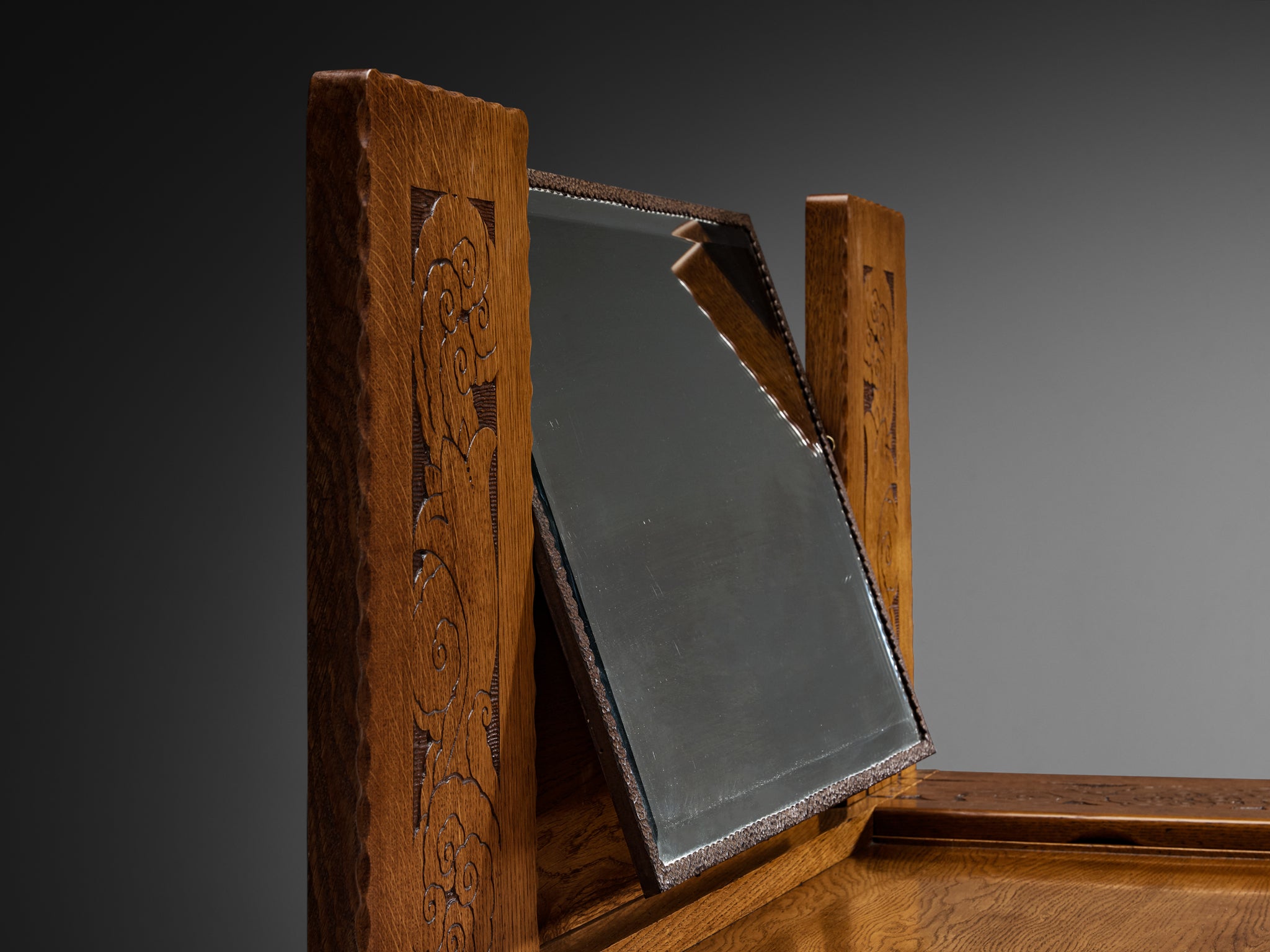 Gino Maggioni for Atelier di Varedo 1920s Vanity Table in Carved Oak Tables Morentz