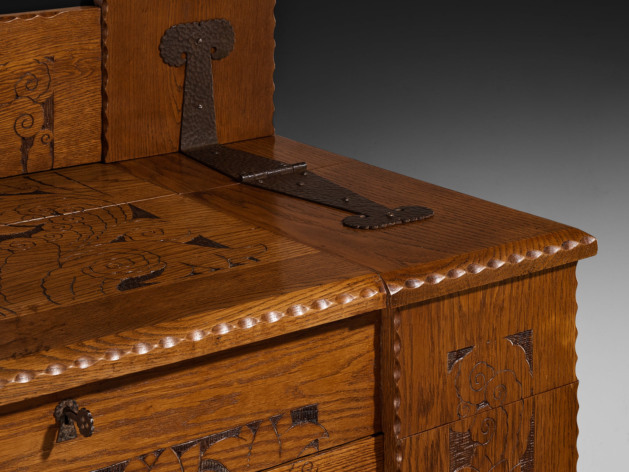 Gino Maggioni for Atelier di Varedo 1920s Chest of Drawers in Carved Oak Case pieces and storage cabinets Morentz
