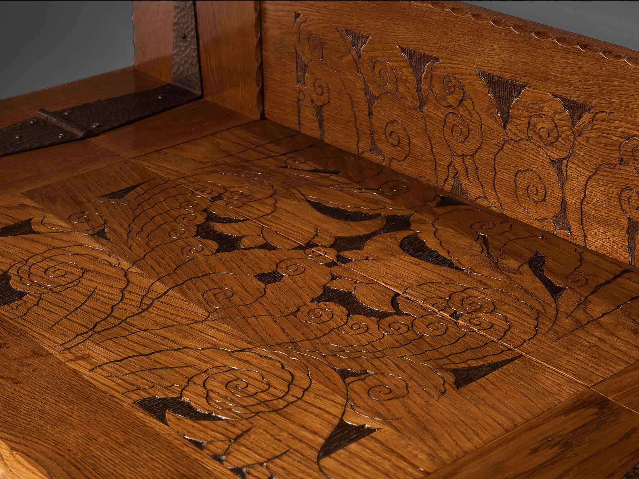 Gino Maggioni for Atelier di Varedo 1920s Chest of Drawers in Carved Oak Case pieces and storage cabinets Morentz