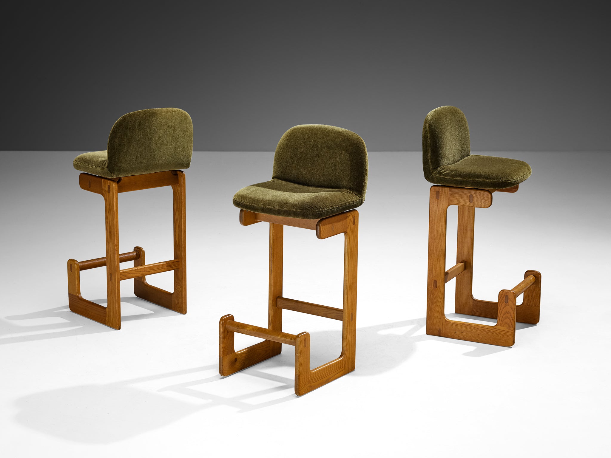 Set of Six 1970s Bar Stools in Solid Elm and Olive Green Velvet Seating Morentz