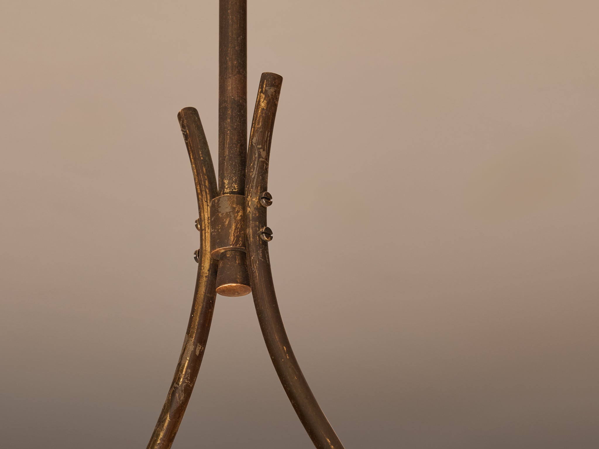 Charming Art Deco Italian Chandelier in Brass and Etched Glass Panels Lighting Morentz