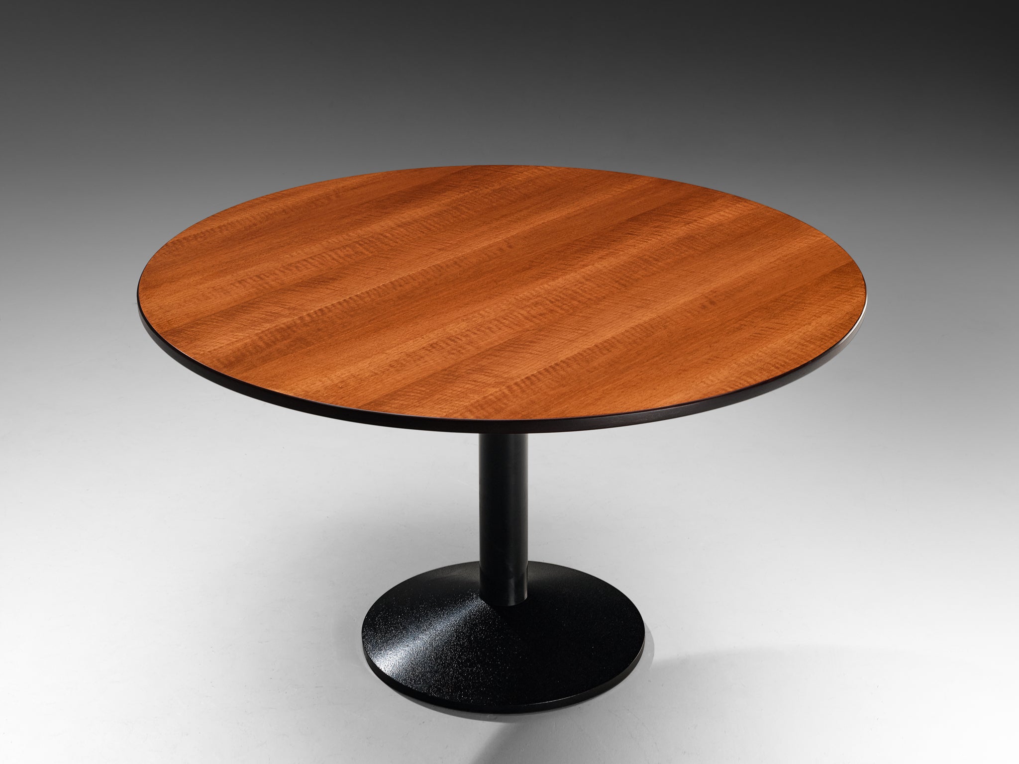 Franco Albini and Franca Helg for Poggi 'TL30' Round Table in Walnut and Black Steel Tables Morentz