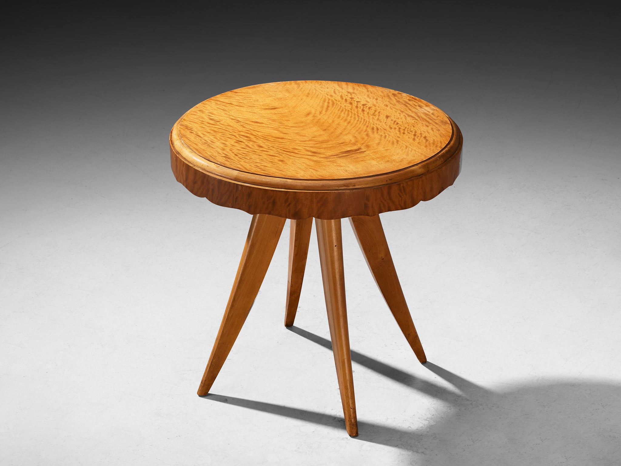 1940s Italian Side Table in Walnut Tables Morentz