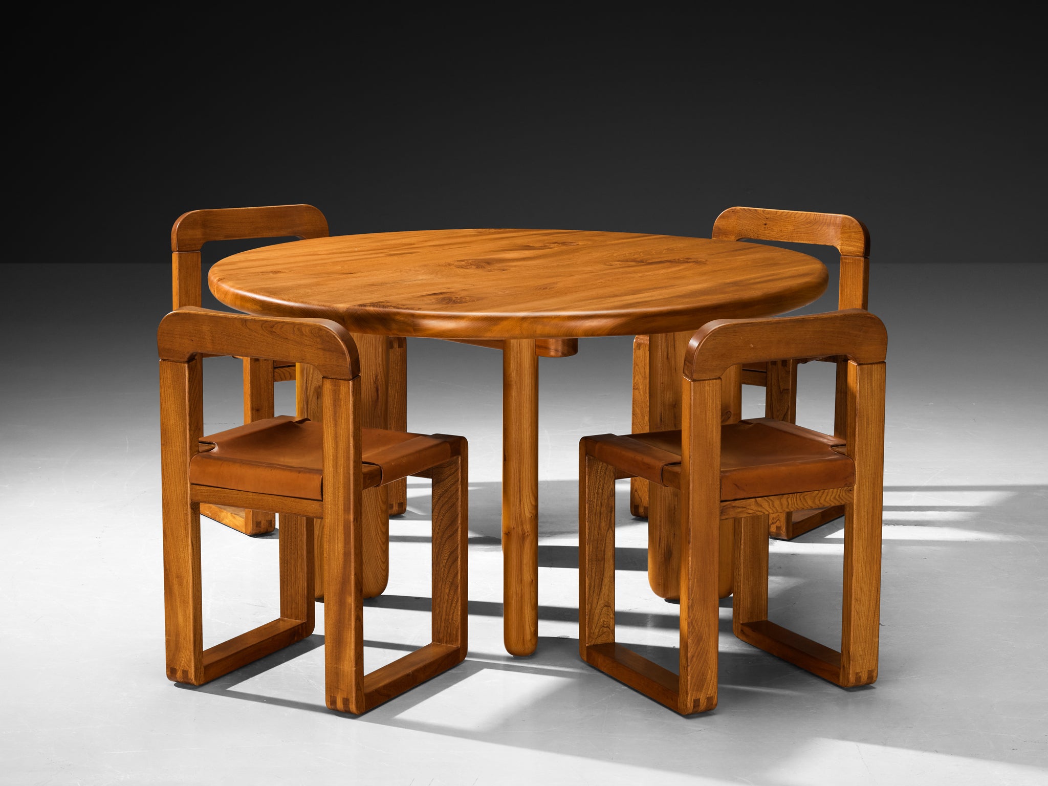 1970s French Dining Room Set with Round Table and Chairs in Solid Elm Tables Morentz