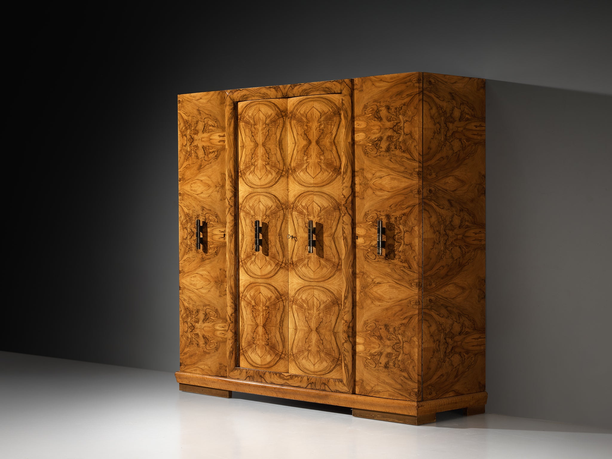 Gaetano Borsani for Atelier di Varedo Wardrobe or Higboard in Walnut Burl and Brass Case pieces and storage cabinets Morentz