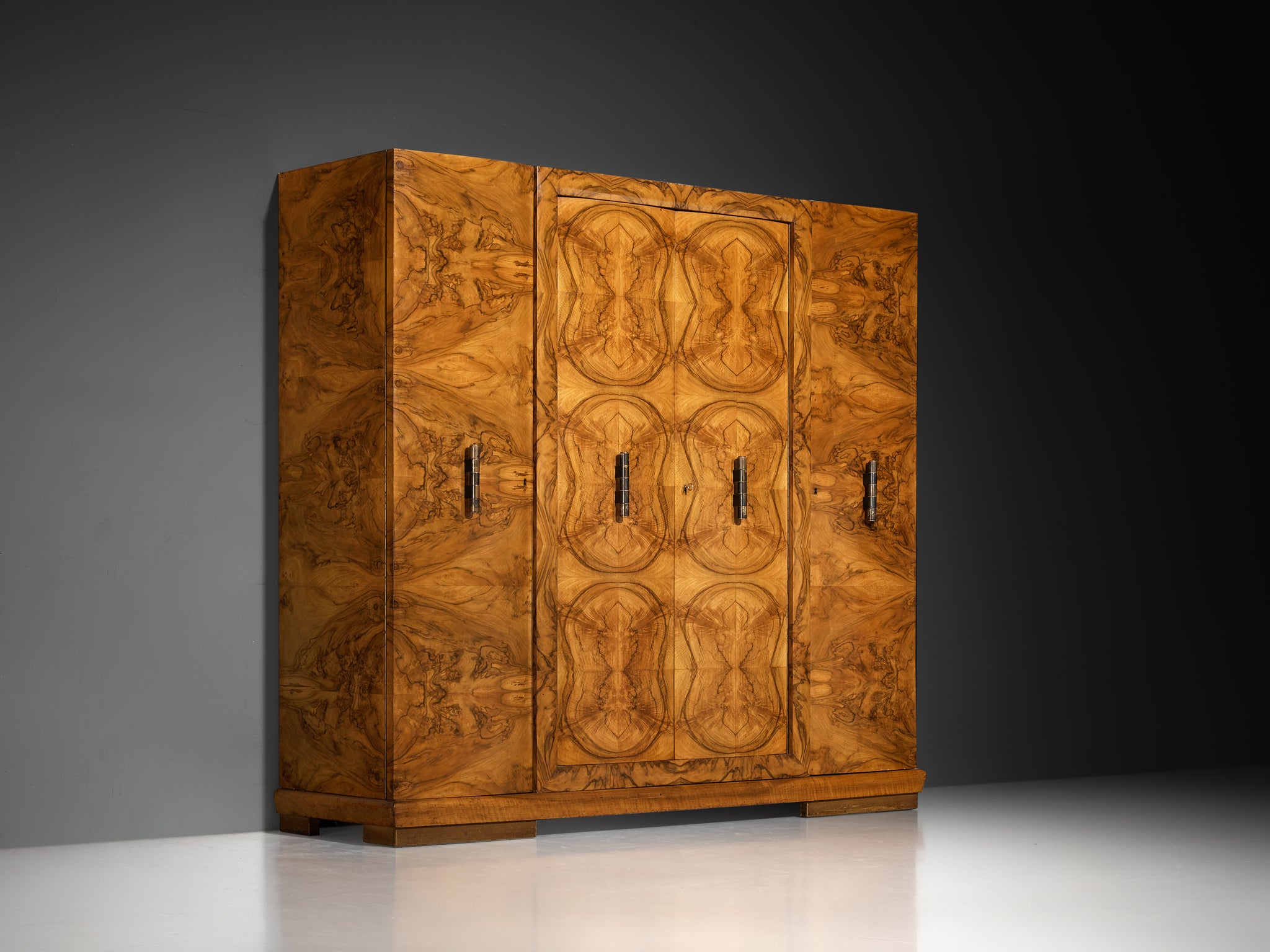 Gaetano Borsani for Atelier di Varedo Wardrobe or Higboard in Walnut Burl and Brass Case pieces and storage cabinets Morentz