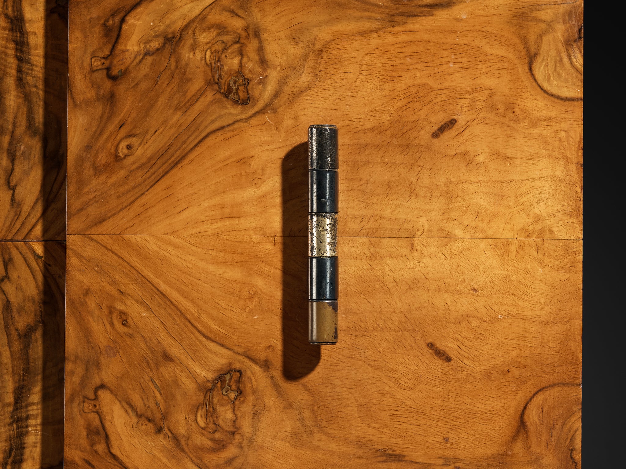 Gaetano Borsani for Atelier di Varedo Chest of Drawers in Walnut Burl and Brass Case pieces and storage cabinets Morentz