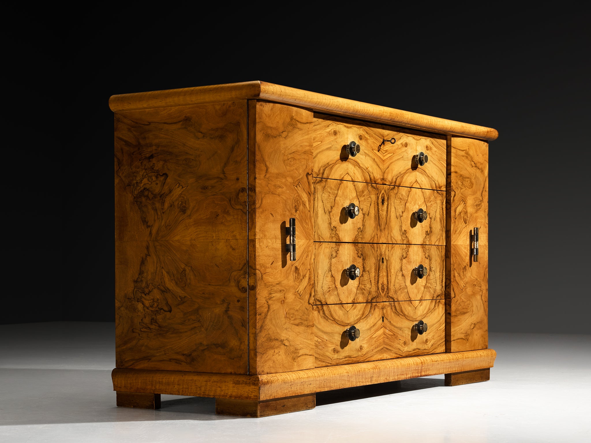 Gaetano Borsani for Atelier di Varedo Chest of Drawers in Walnut Burl and Brass Case pieces and storage cabinets Morentz