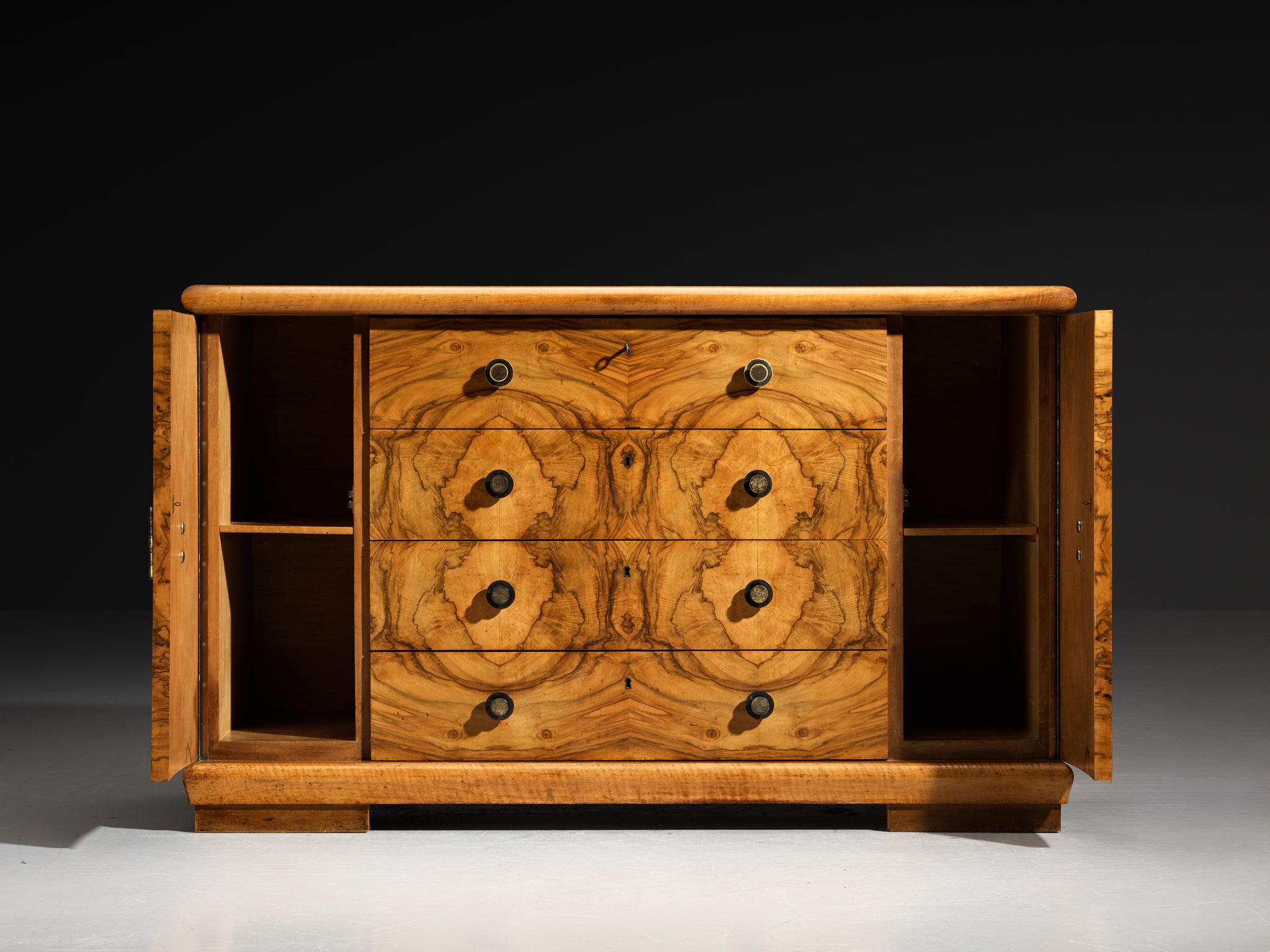 Gaetano Borsani for Atelier di Varedo Chest of Drawers in Walnut Burl and Brass Case pieces and storage cabinets Morentz