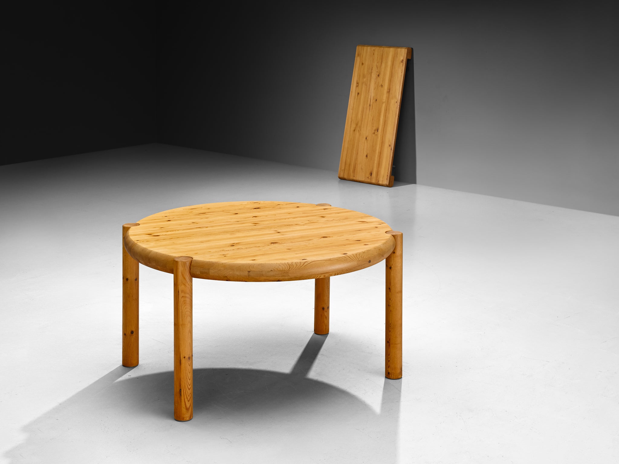 Rainer Daumiller Extendable Round Dining Table in Solid Pine Tables Morentz