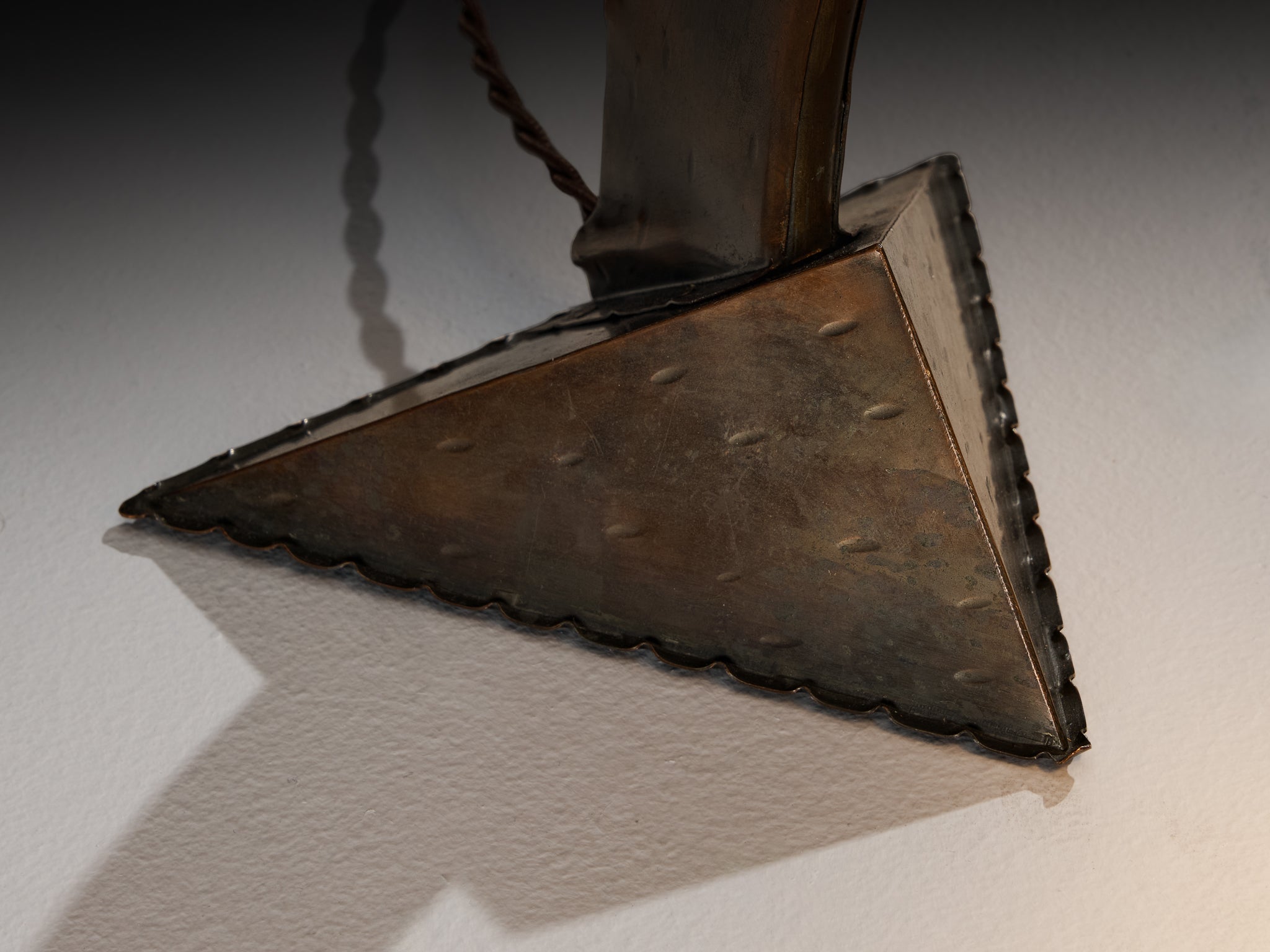 Amsterdamse School Table Lamp in Copper and Silk Lighting Morentz