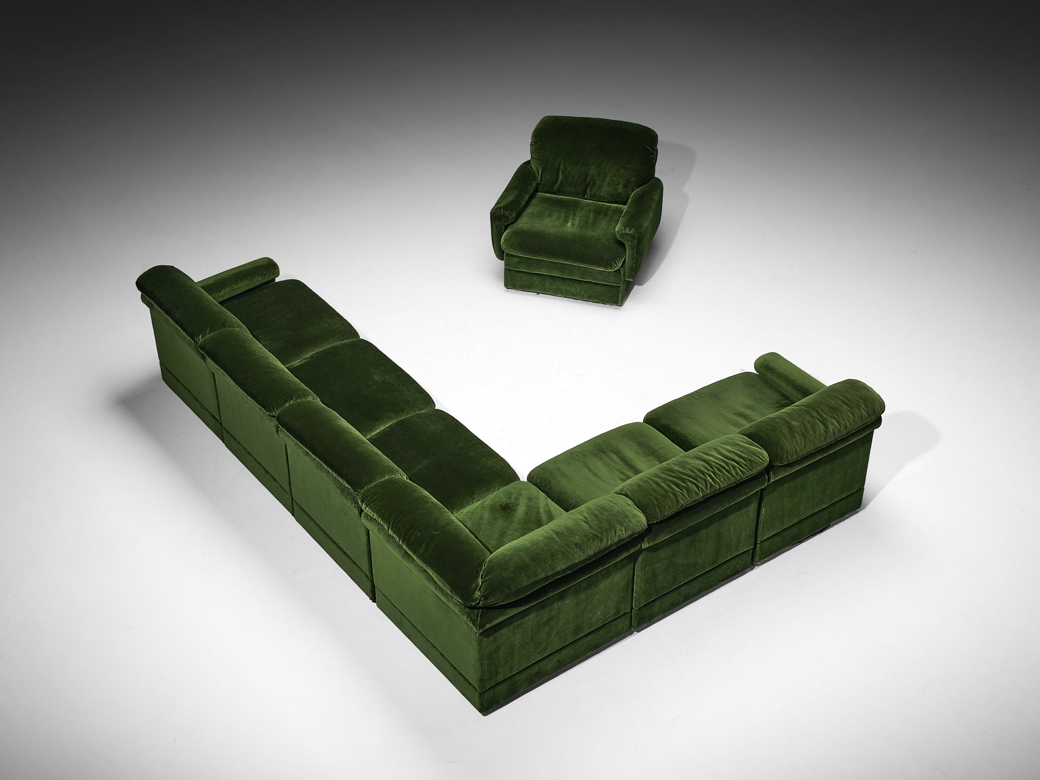 Postmodern Sectional Sofa in Deep Green Fabric Seating Morentz