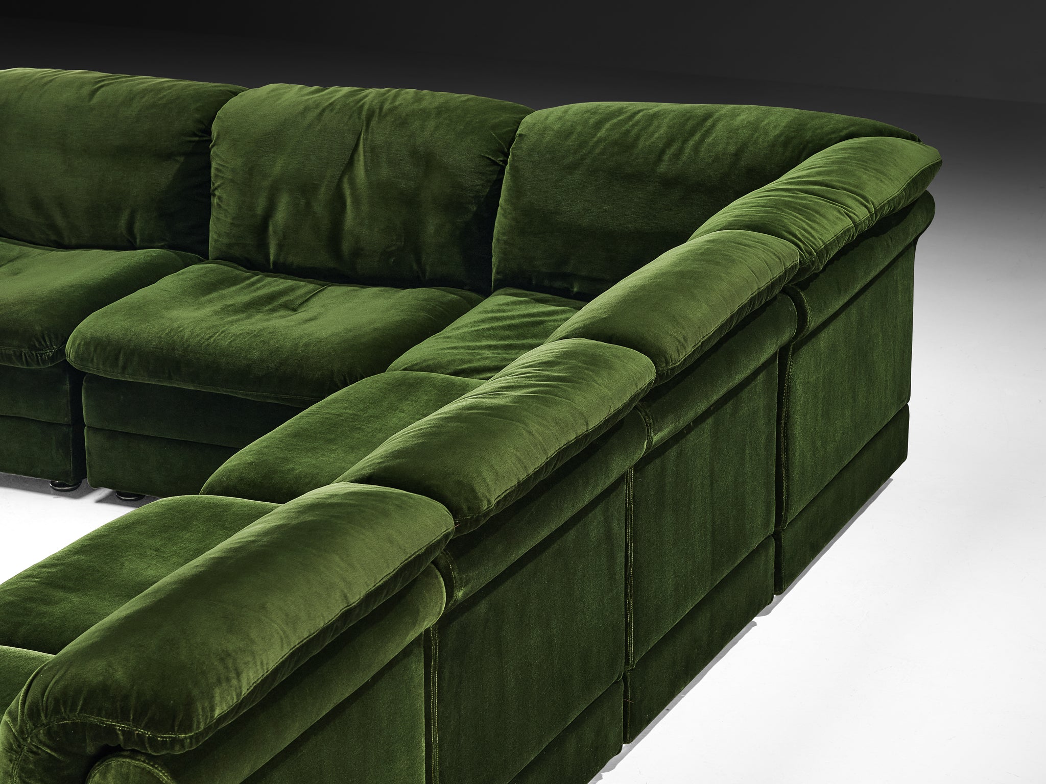 Postmodern Sectional Sofa in Deep Green Fabric Seating Morentz