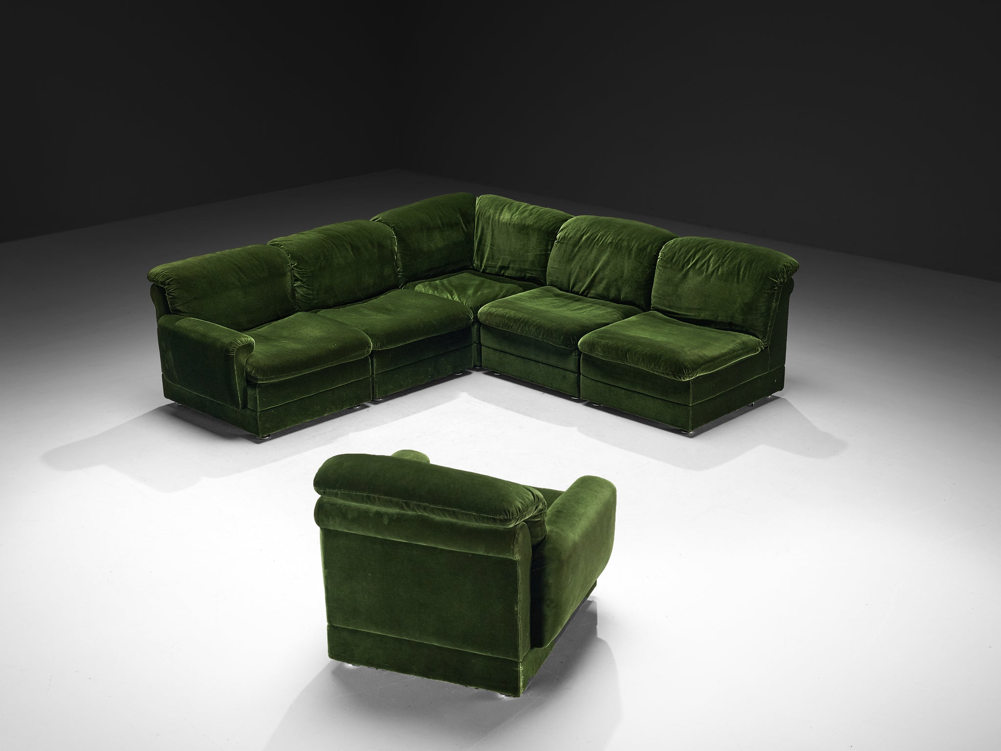 Postmodern Sectional Sofa in Deep Green Fabric Seating Morentz