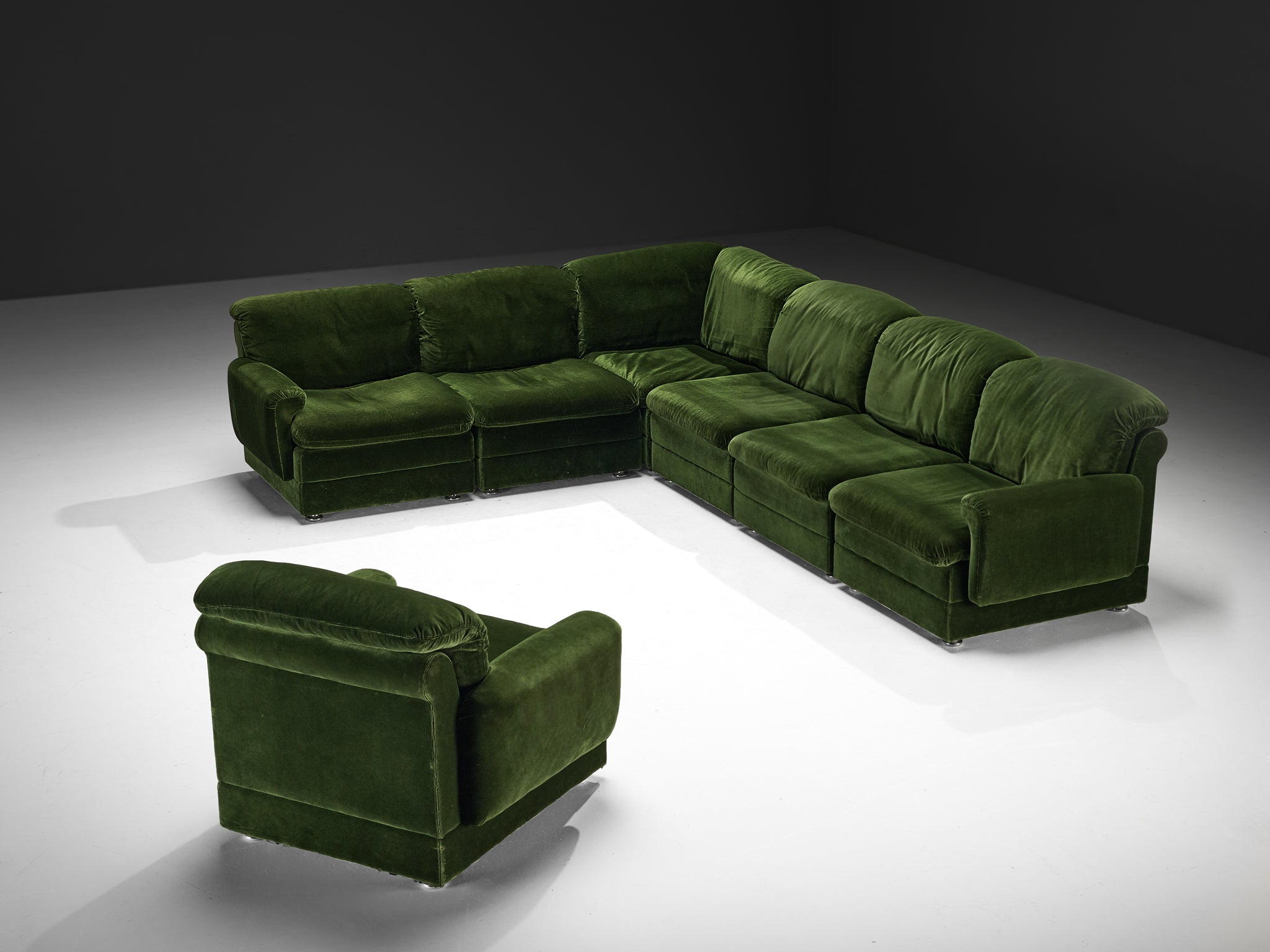 Postmodern Sectional Sofa in Deep Green Fabric Seating Morentz
