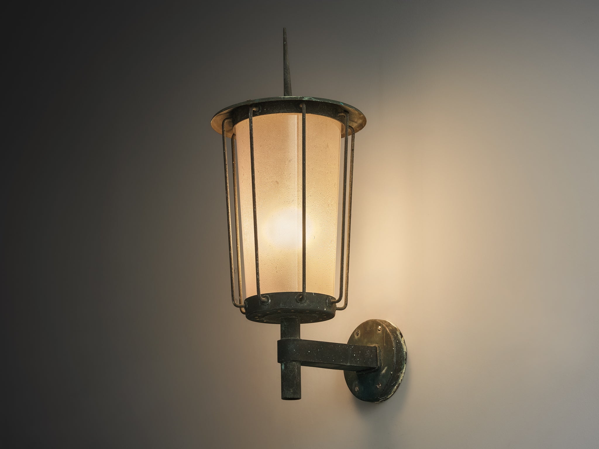 Hans Bergström for Ateljé Lyktan 'Knight' Wall Light in Copper and Blown Glass Lighting Morentz