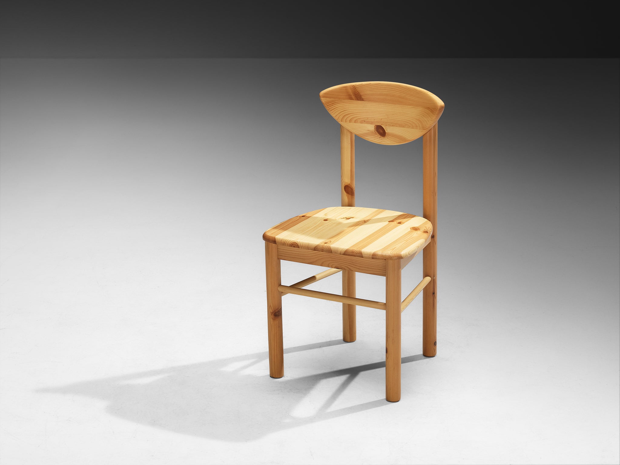 Set of Eight Dining Chairs in Solid Pine Seating Morentz