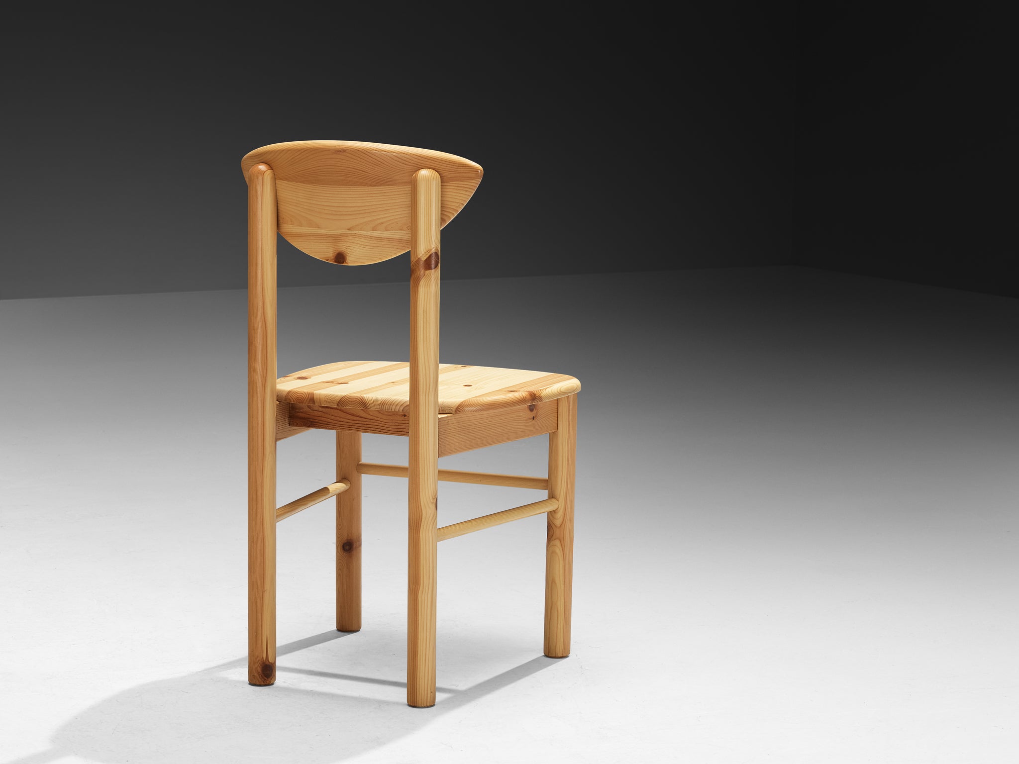 Set of Eight Dining Chairs in Solid Pine Seating Morentz