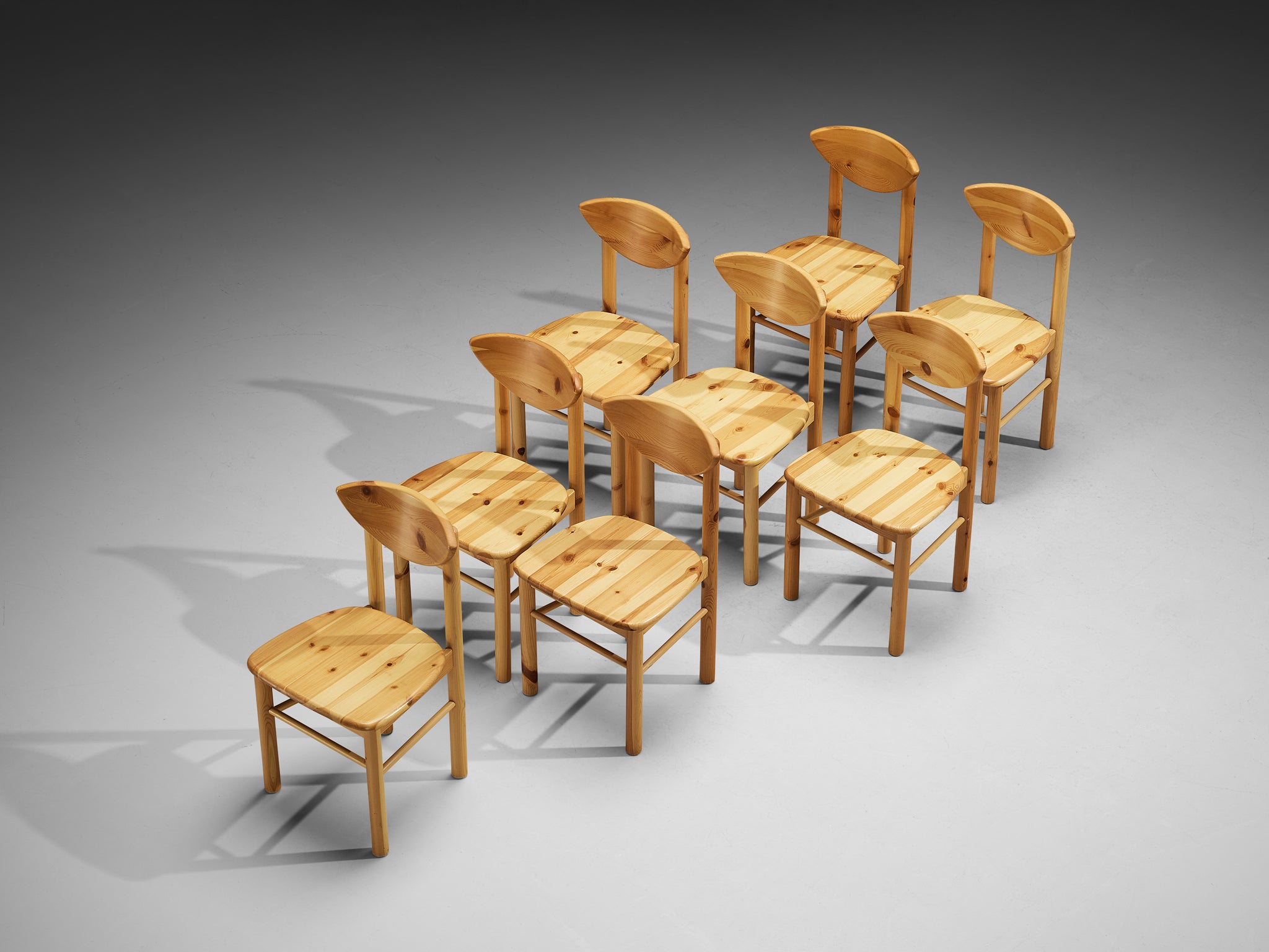 Set of Eight Dining Chairs in Solid Pine Seating Morentz