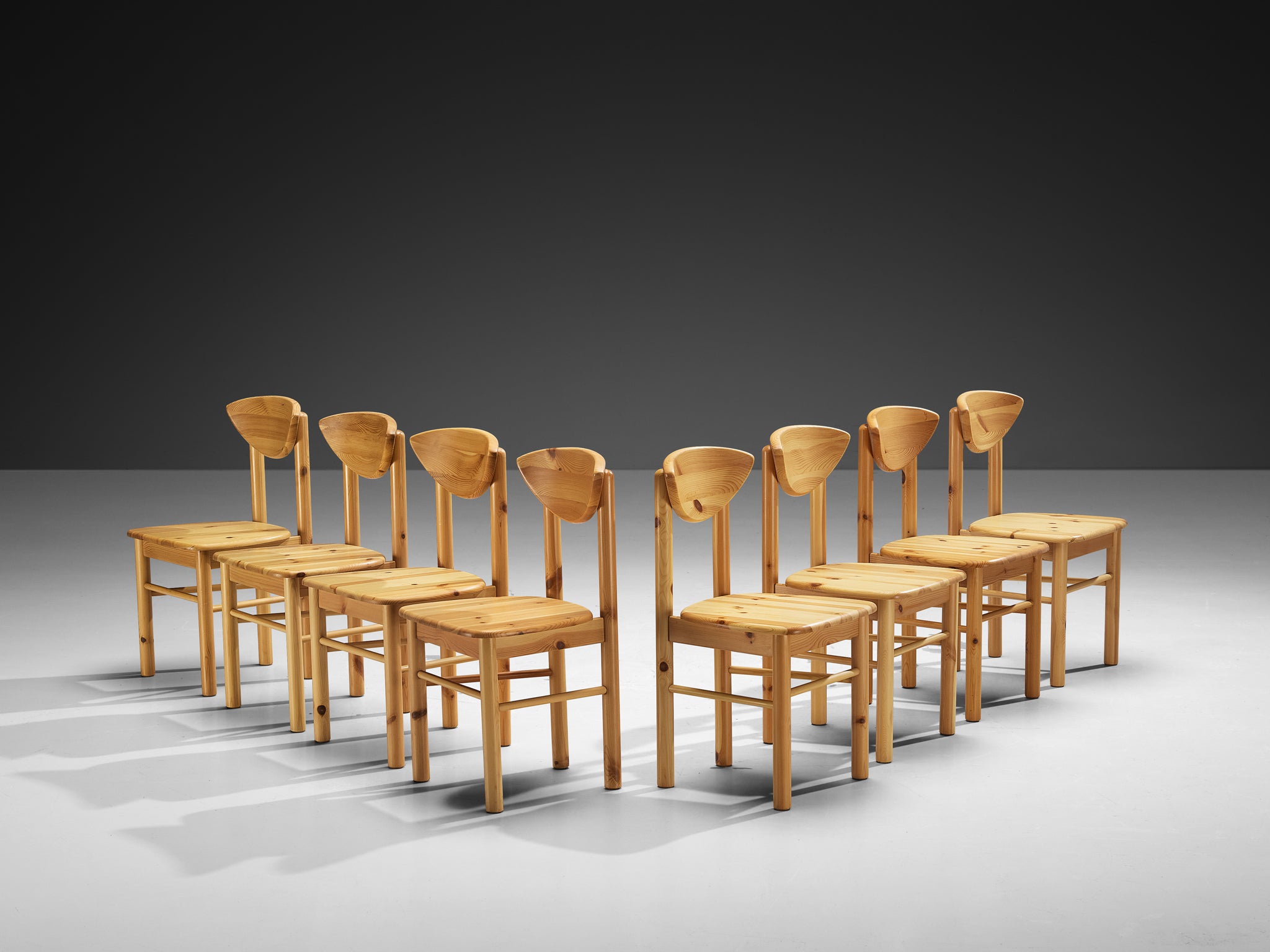 Set of Eight Dining Chairs in Solid Pine Seating Morentz