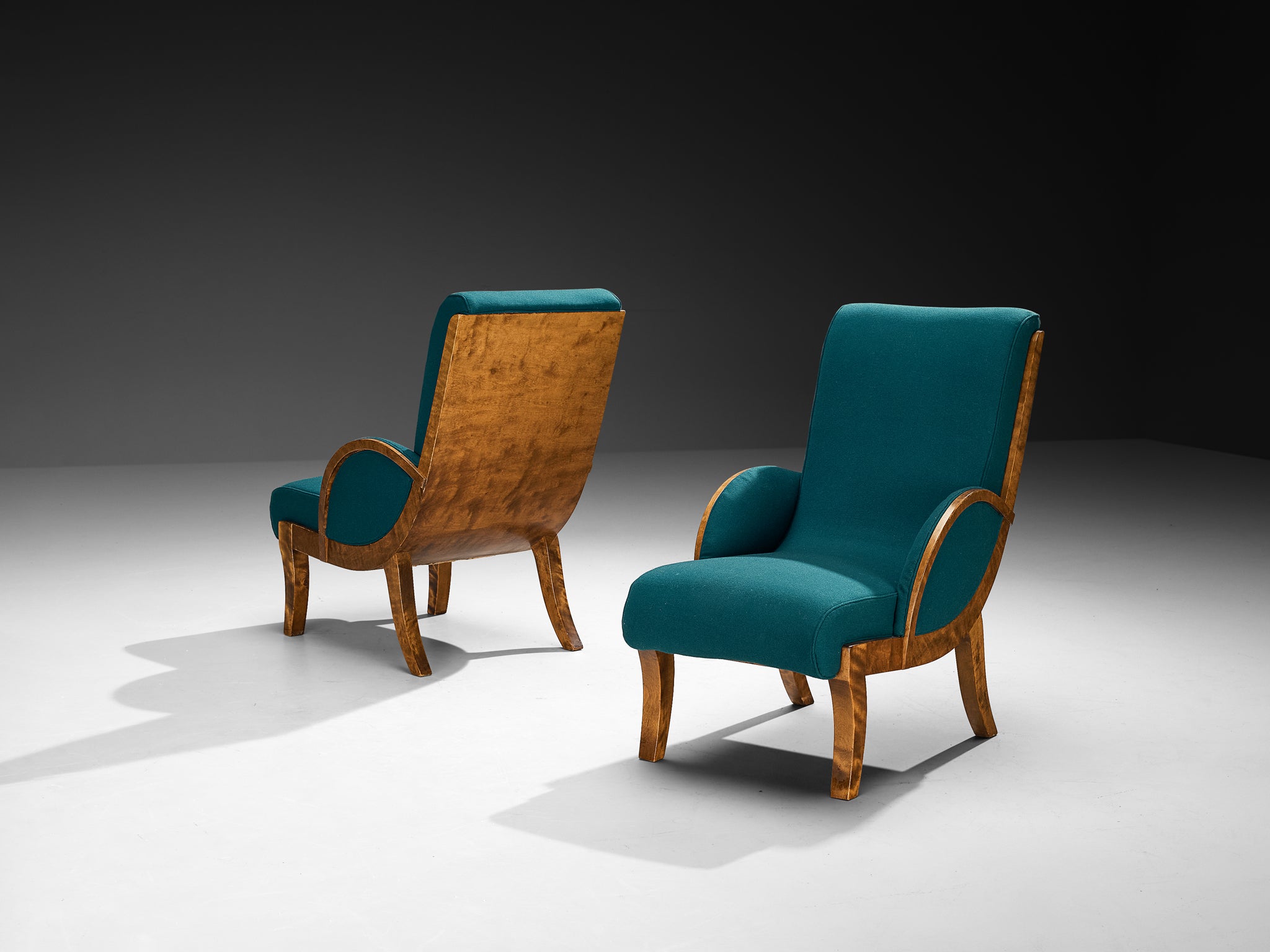 1930s Pair of Finnish Art Deco Curved Lounge Chairs in Birch Seating Morentz