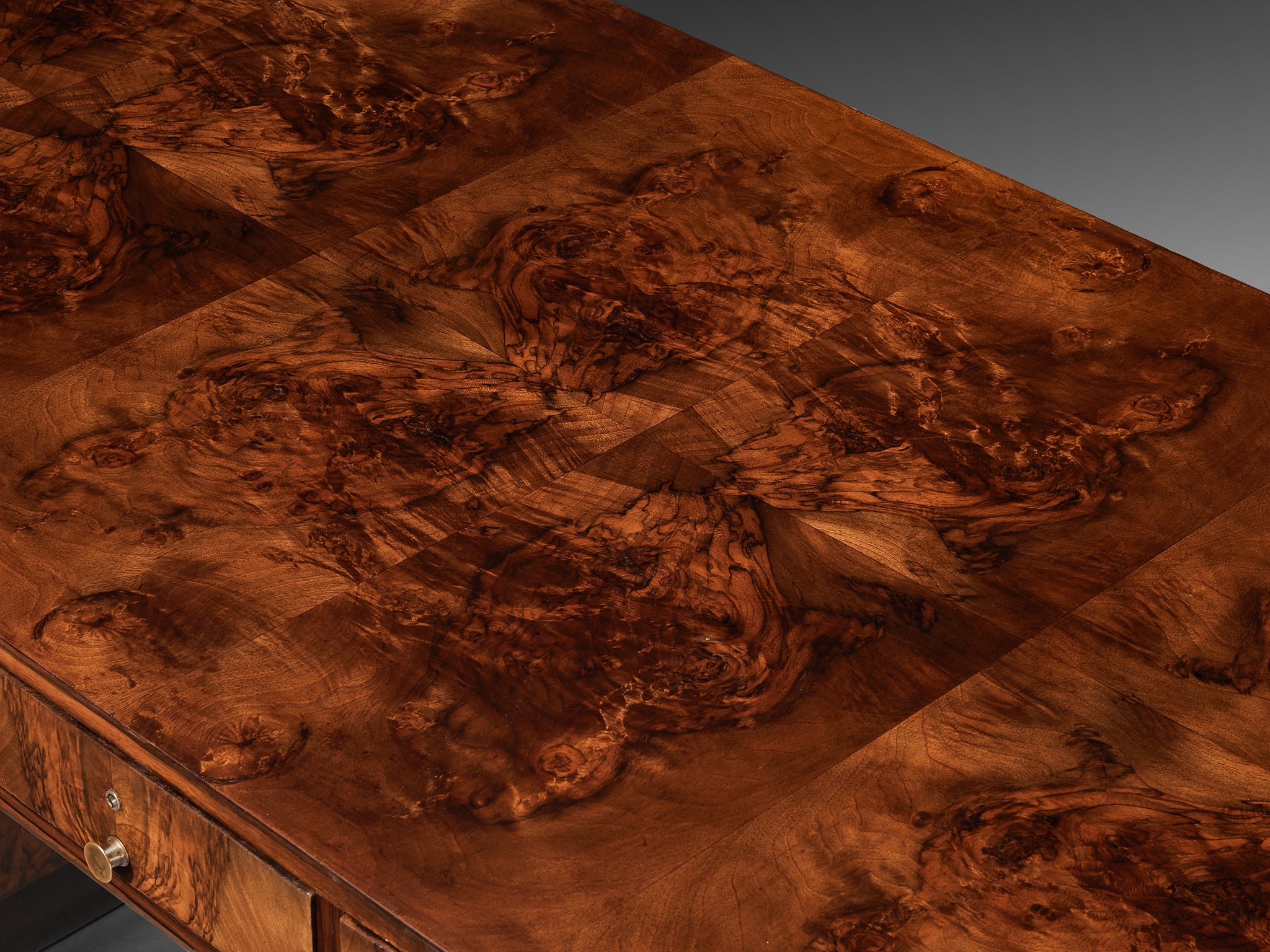 1930s Italian Rationalist Executive Desk in Walnut Burl Tables Morentz