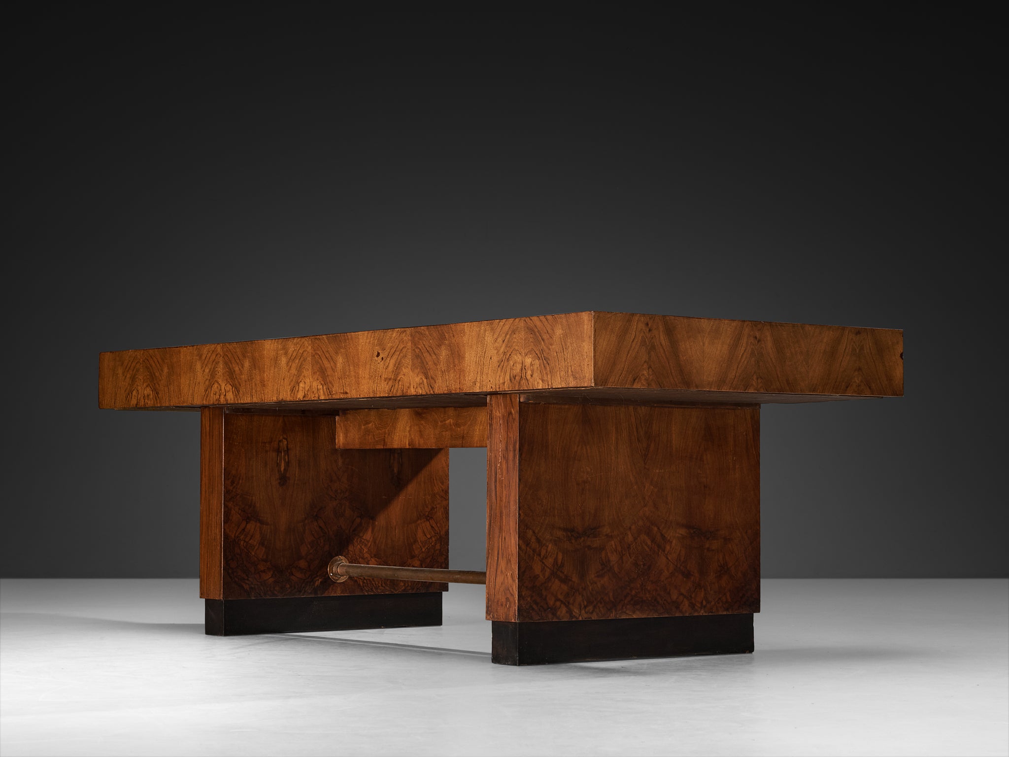 1930s Italian Rationalist Executive Desk in Walnut Burl Tables Morentz