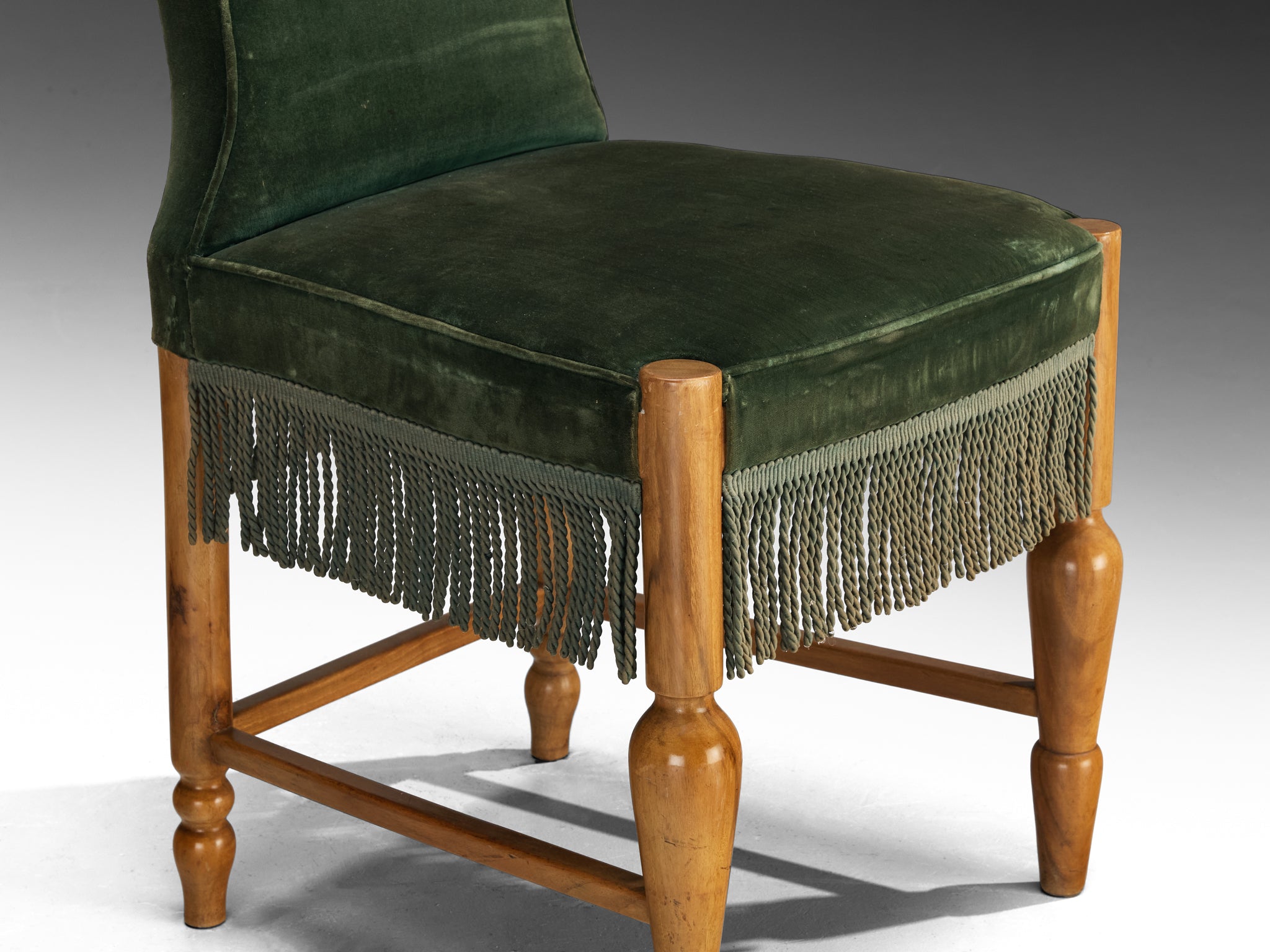 1940s Mid-Century Modern Set of Twelve Dining Chairs in Velvet and Walnut Seating Morentz