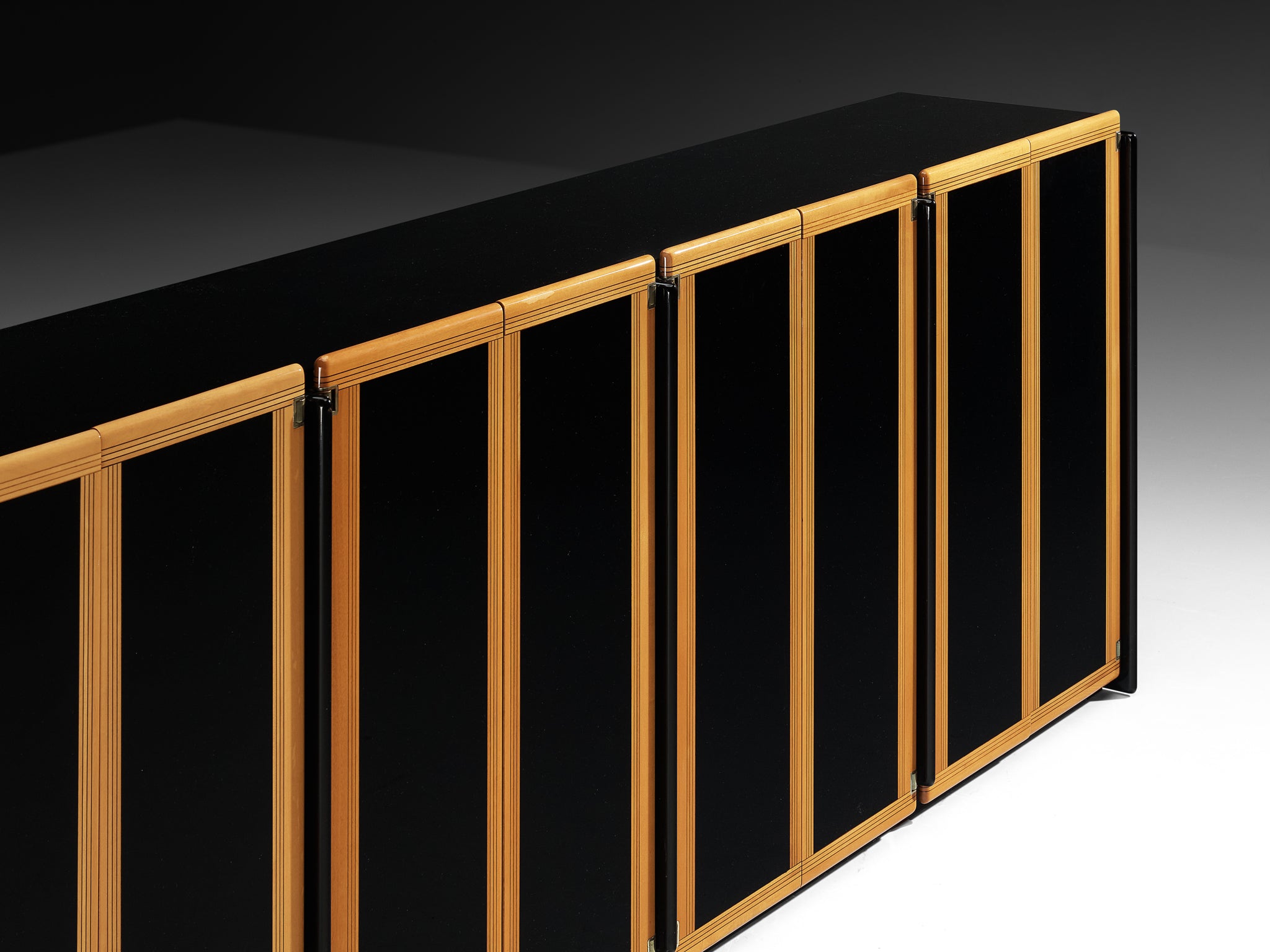 Afra & Tobia Scarpa for Maxalto 'Artona' Sideboard in Black Lacquered Wood Case pieces and storage cabinets Morentz