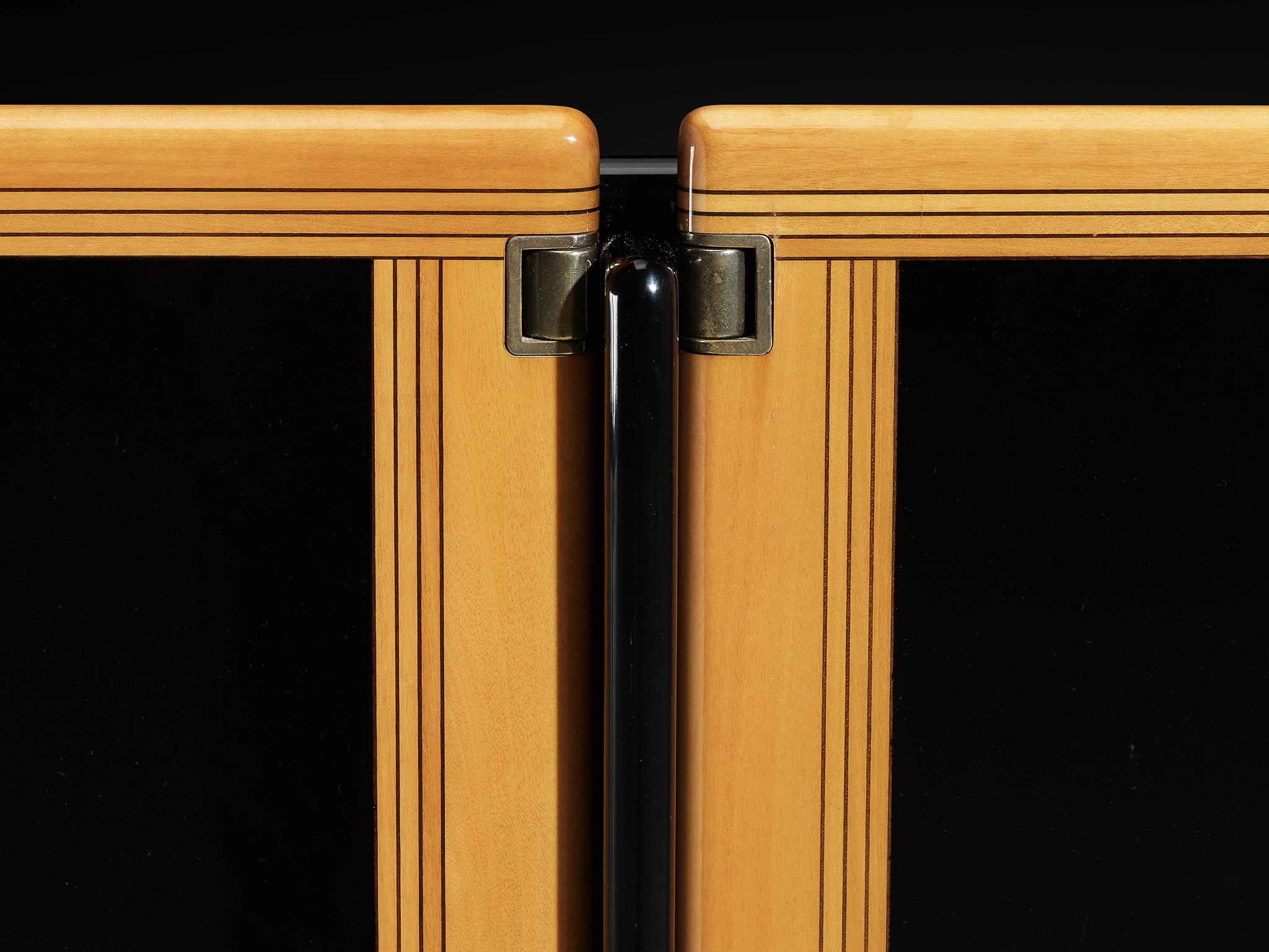 Afra & Tobia Scarpa for Maxalto 'Artona' Sideboard in Black Lacquered Wood Case pieces and storage cabinets Morentz