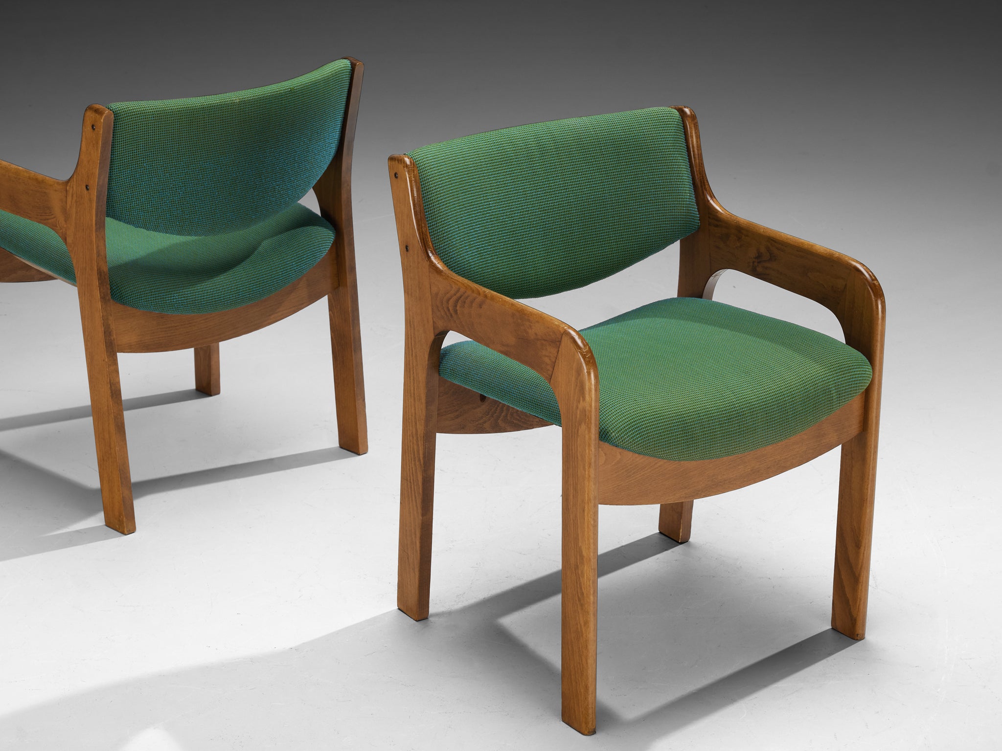 Elegant Italian Mid-Century Set of Sixteen Dining Chairs with Curved Frames in Wood Seating Morentz