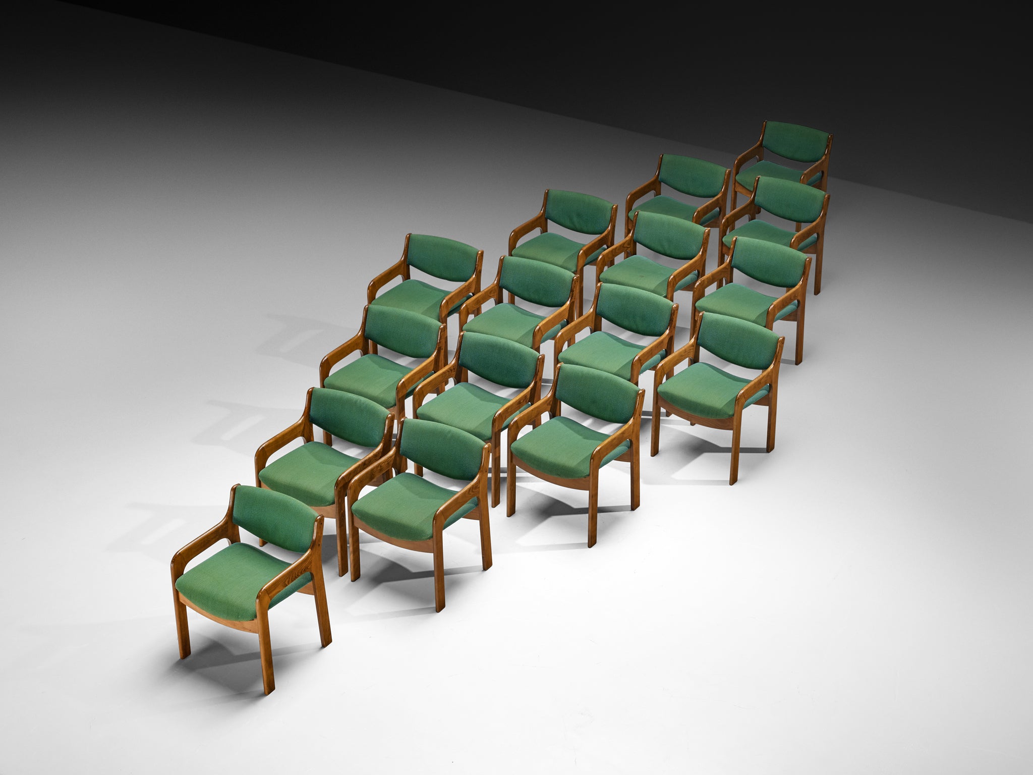 Elegant Italian Mid-Century Set of Sixteen Dining Chairs with Curved Frames in Wood Seating Morentz