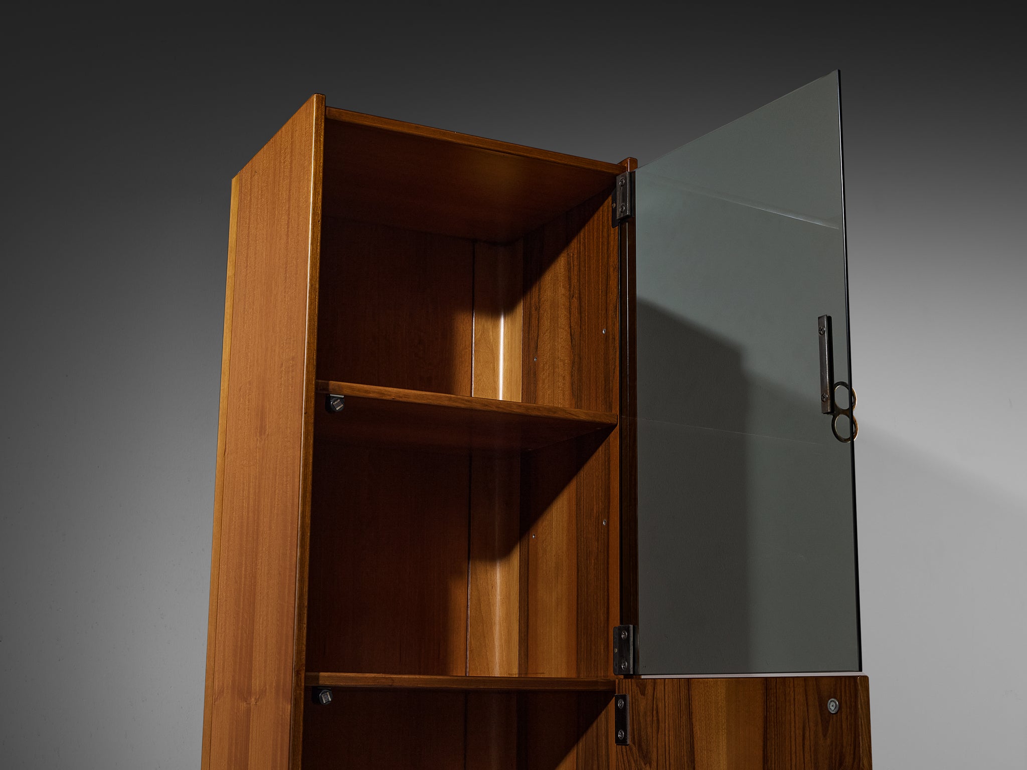 Vittorio Introini for Saporiti Cabinet in Walnut Case pieces and storage cabinets Morentz