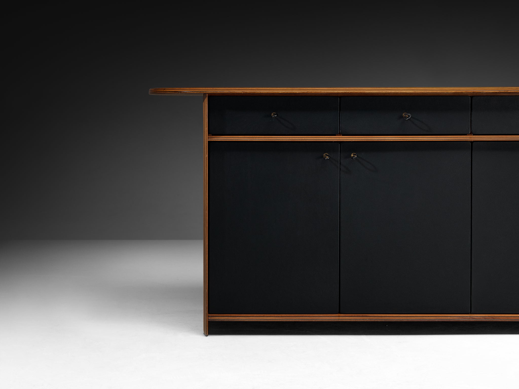 Afra & Tobia Scarpa for Maxalto 'Artona' Sideboard in Black Leather and Walnut Case pieces and storage cabinets Morentz