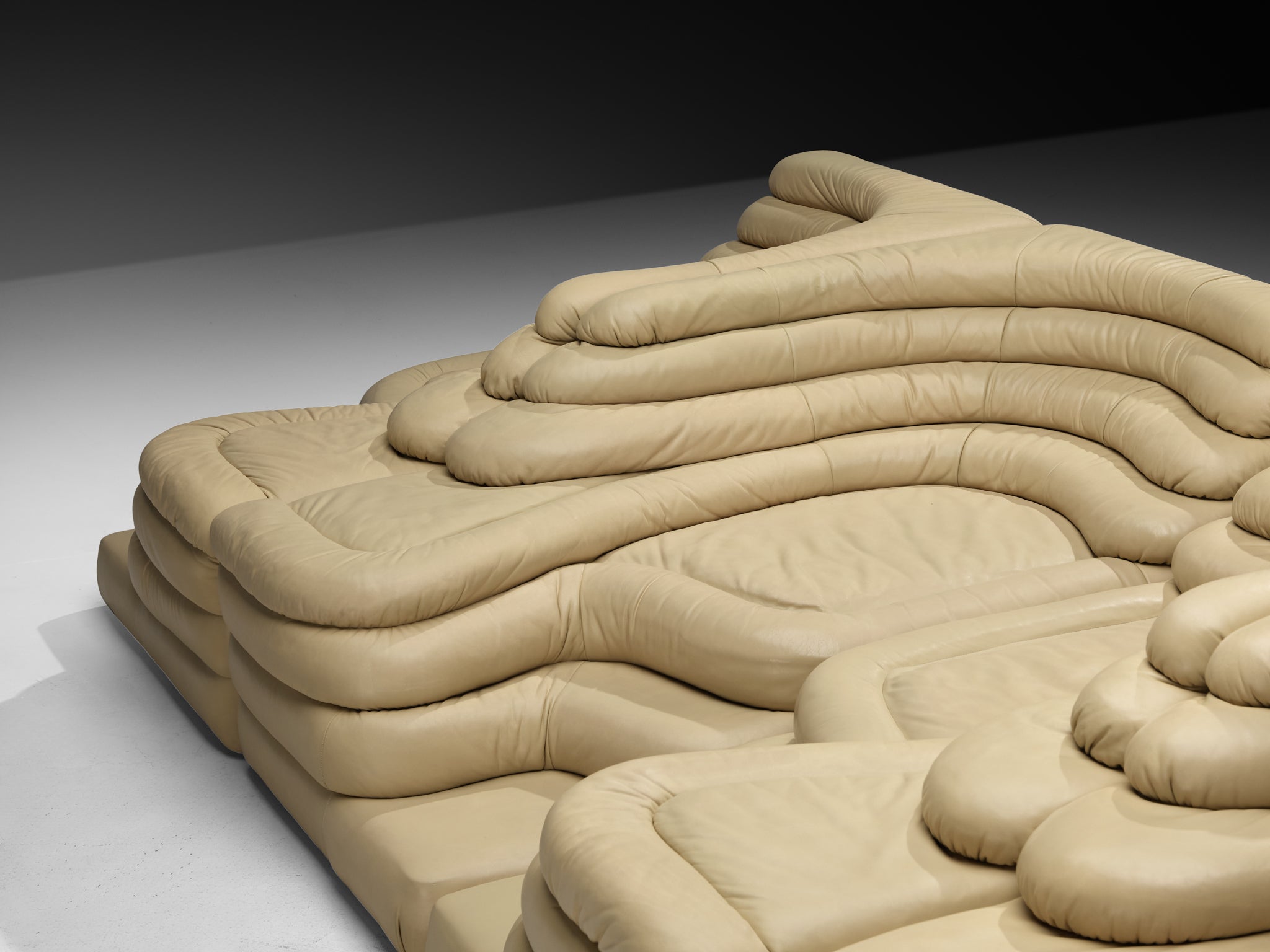 Ubald Klug for De Sede 'Terrazza' Landscapes in Rich Beige Leather Seating Morentz